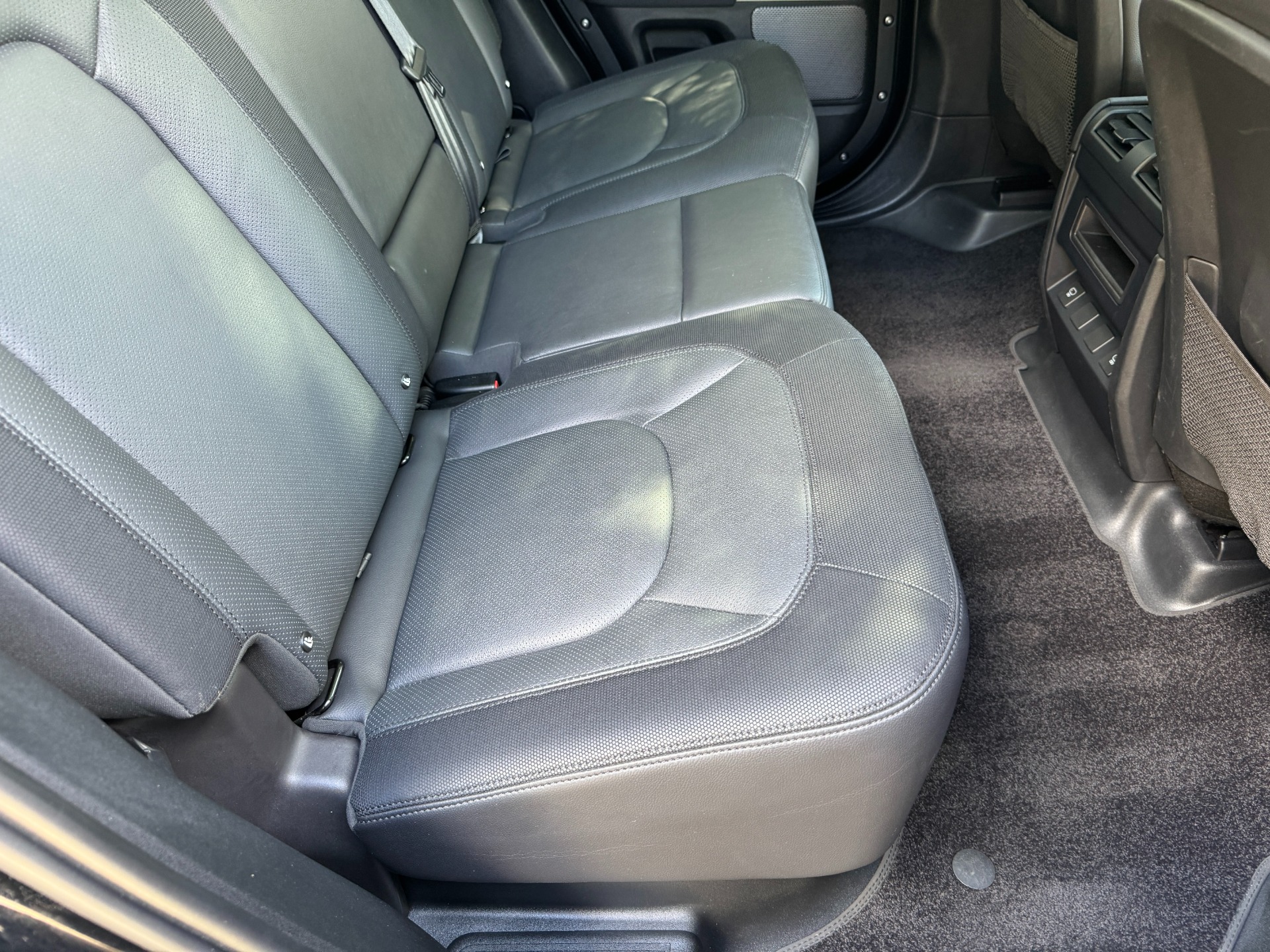 Used 2023 Land Rover Defender X-Dynamic SE for sale Sold at Formula Imports in Charlotte NC 28227 52