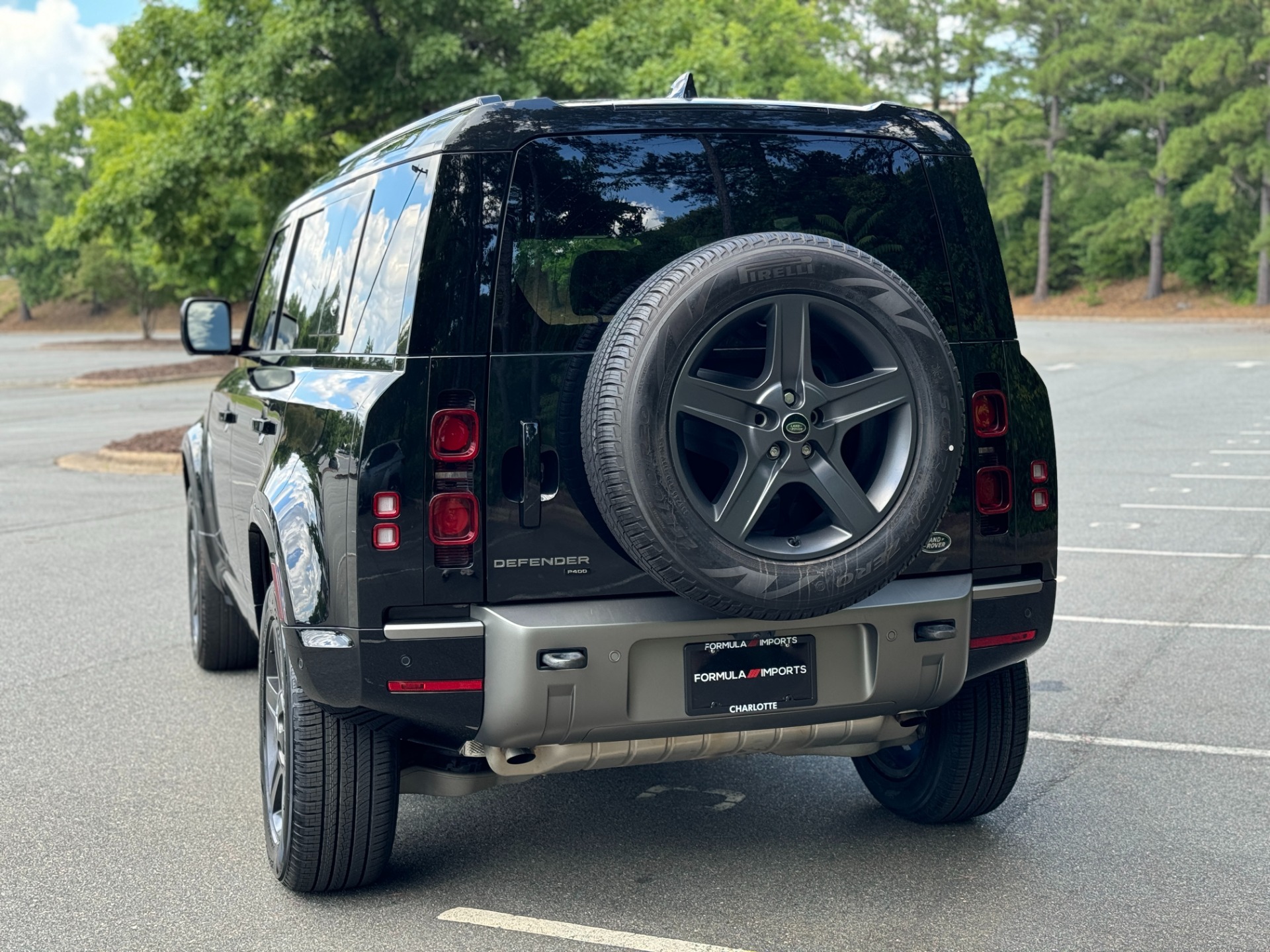 Used 2023 Land Rover Defender X-Dynamic SE for sale Sold at Formula Imports in Charlotte NC 28227 9