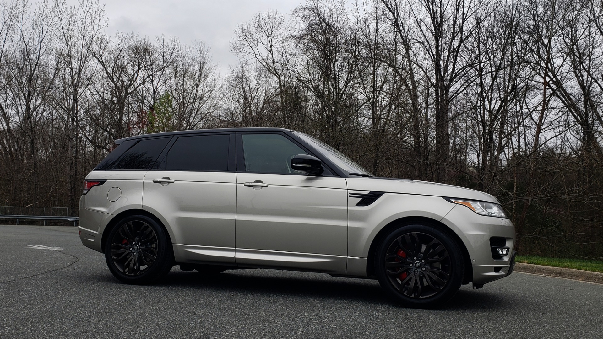 Used 2017 Land Rover RANGE ROVER SPORT HSE DYNAMIC / SC V6 / NAV / PANO-ROOF / REARVIEW for sale Sold at Formula Imports in Charlotte NC 28227 10