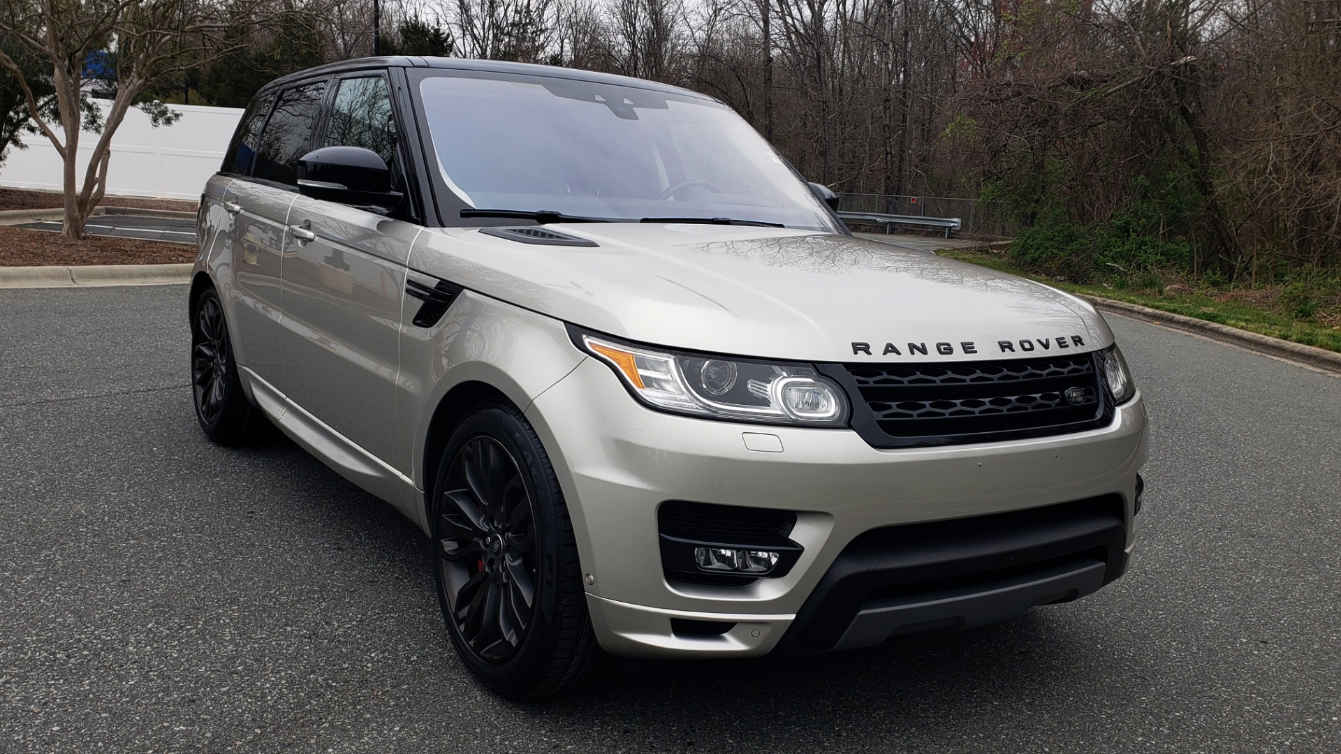 Used 2017 Land Rover RANGE ROVER SPORT HSE DYNAMIC / SC V6 / NAV / PANO-ROOF / REARVIEW for sale Sold at Formula Imports in Charlotte NC 28227 11
