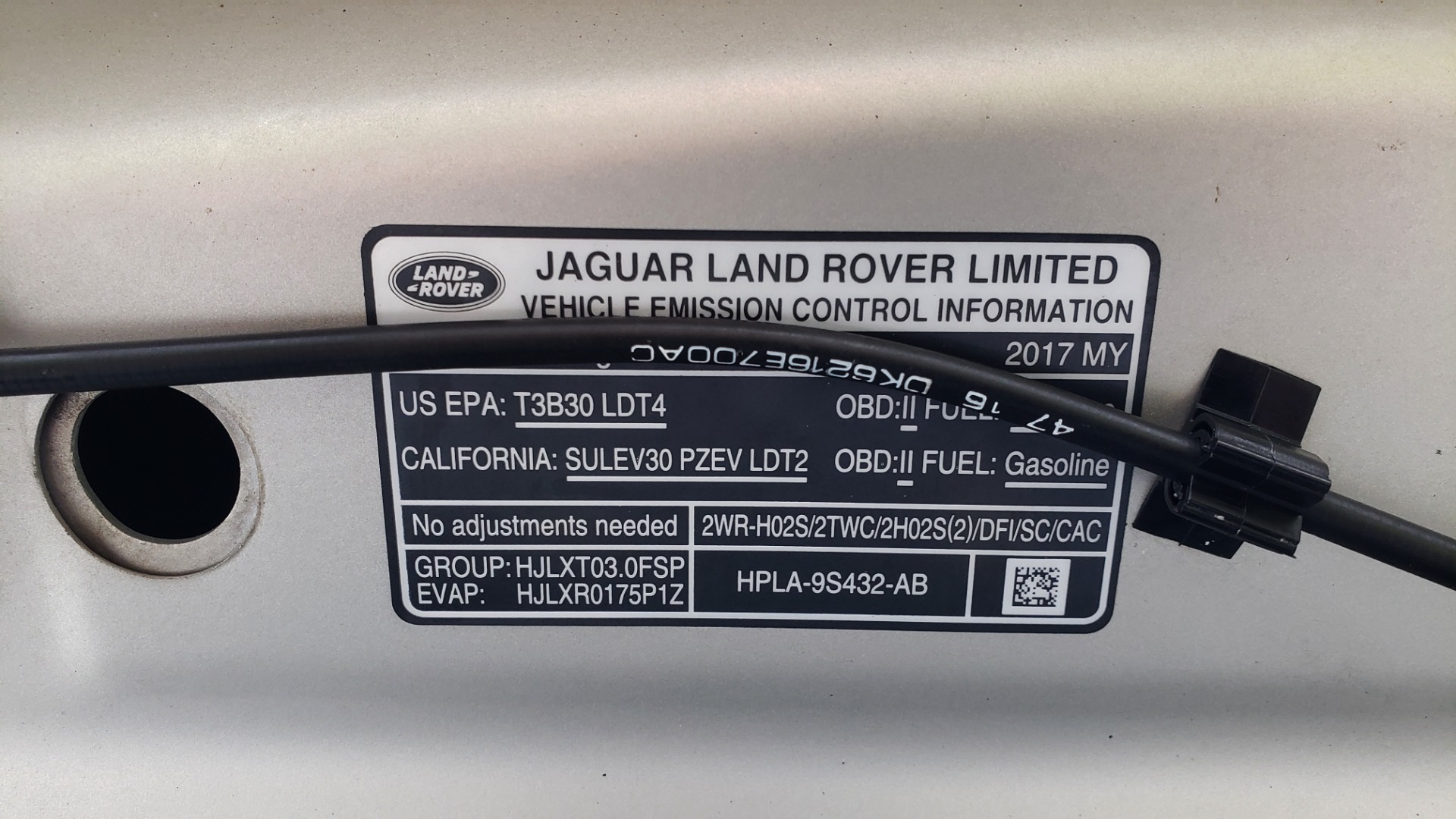Used 2017 Land Rover RANGE ROVER SPORT HSE DYNAMIC / SC V6 / NAV / PANO-ROOF / REARVIEW for sale Sold at Formula Imports in Charlotte NC 28227 16