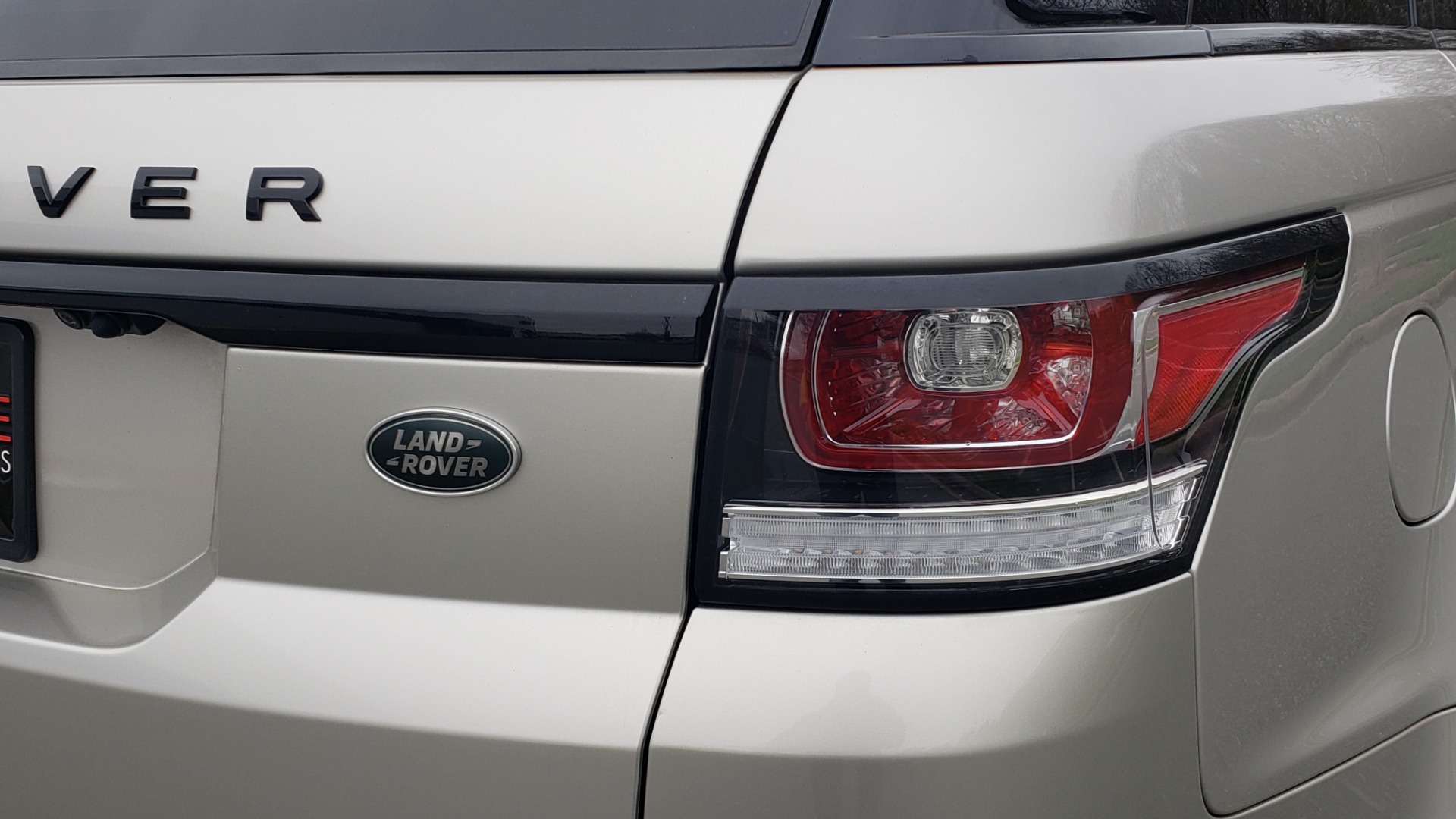 Used 2017 Land Rover RANGE ROVER SPORT HSE DYNAMIC / SC V6 / NAV / PANO-ROOF / REARVIEW for sale Sold at Formula Imports in Charlotte NC 28227 34