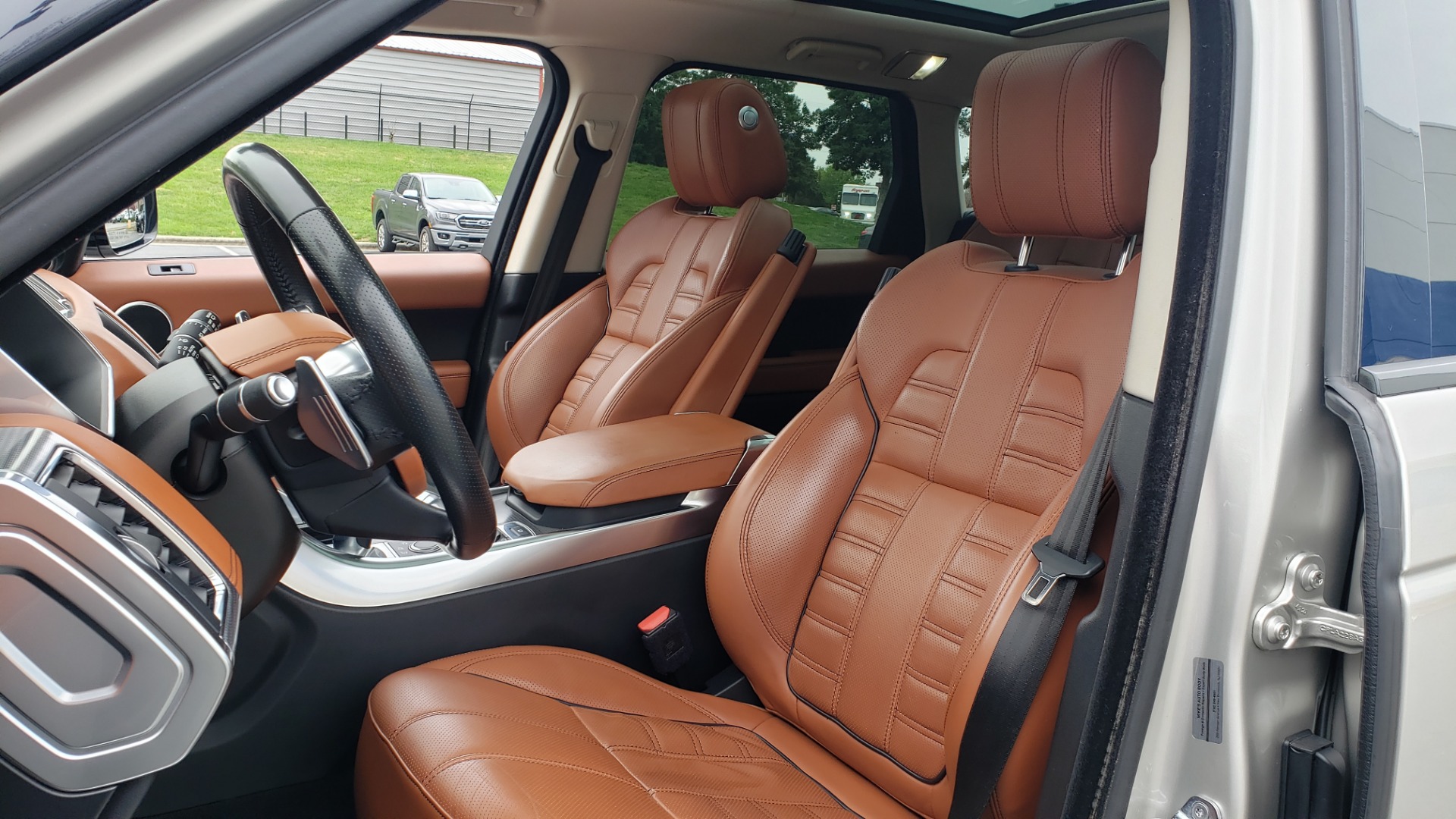 Used 2017 Land Rover RANGE ROVER SPORT HSE DYNAMIC / SC V6 / NAV / PANO-ROOF / REARVIEW for sale Sold at Formula Imports in Charlotte NC 28227 40