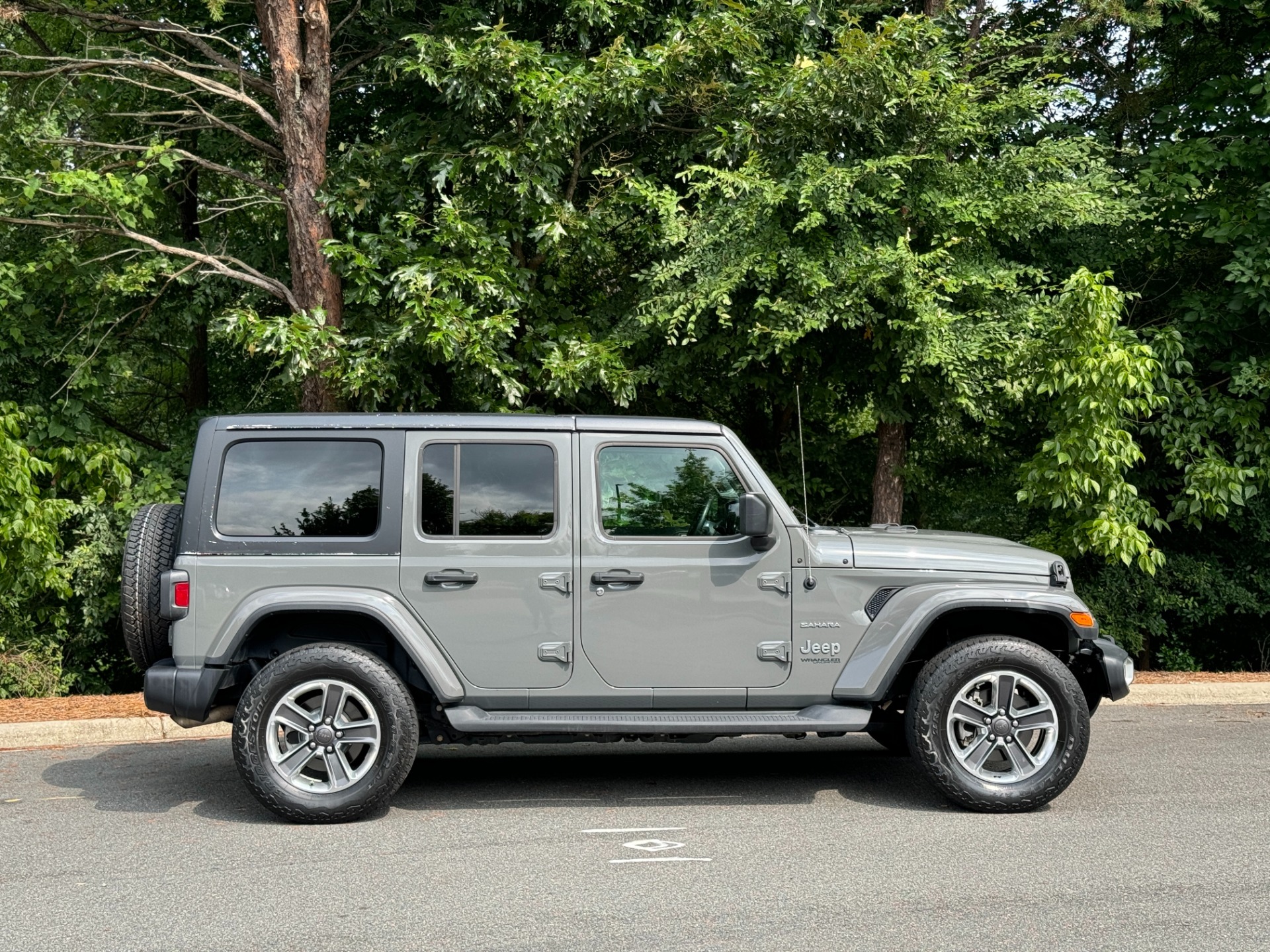 Used 2019 Jeep Wrangler Unlimited Sahara ALL TERRAIN TIRES / HARD TOP / REMOTE START for sale Sold at Formula Imports in Charlotte NC 28227 14