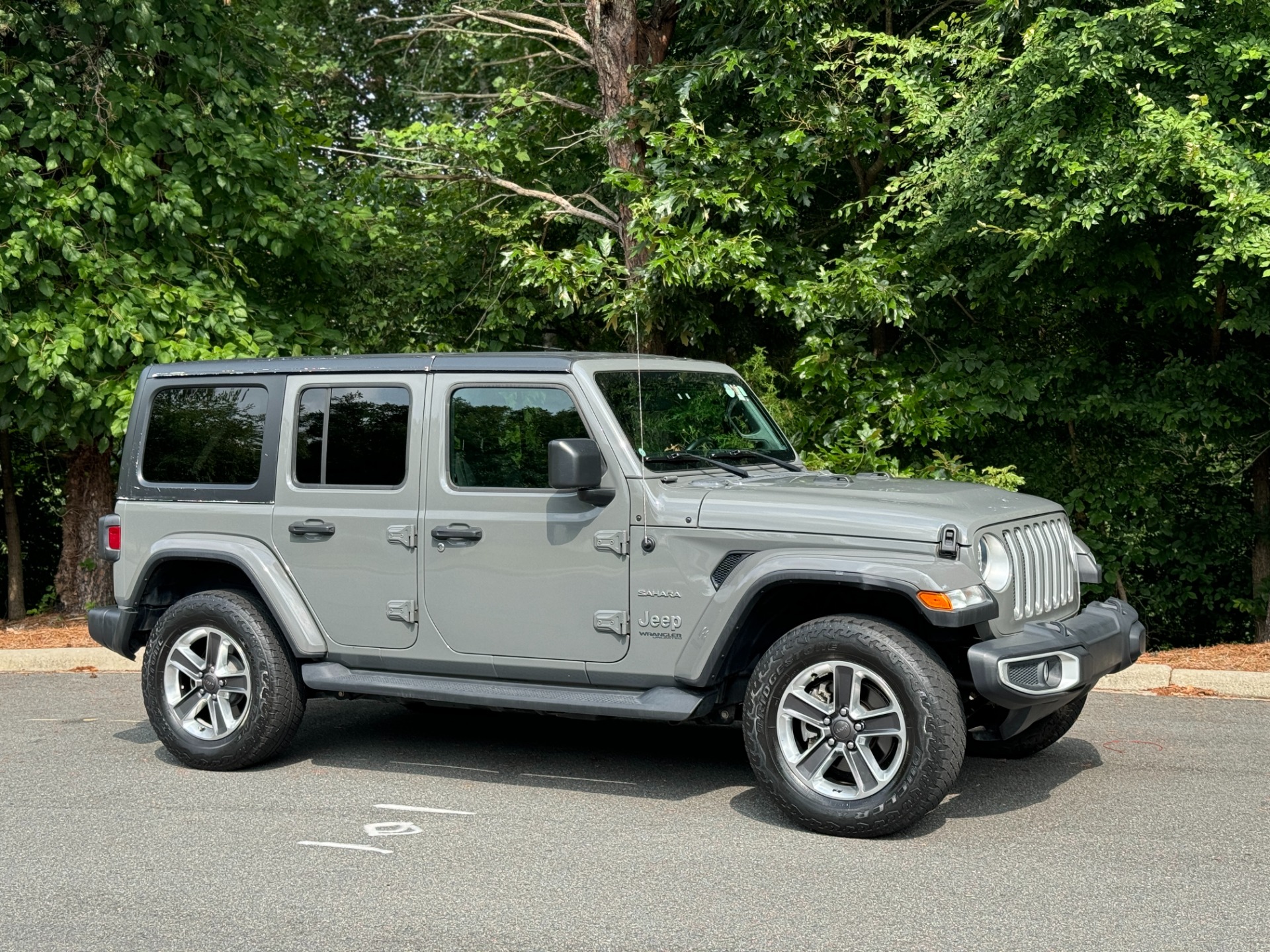 Used 2019 Jeep Wrangler Unlimited Sahara ALL TERRAIN TIRES / HARD TOP / REMOTE START for sale Sold at Formula Imports in Charlotte NC 28227 15