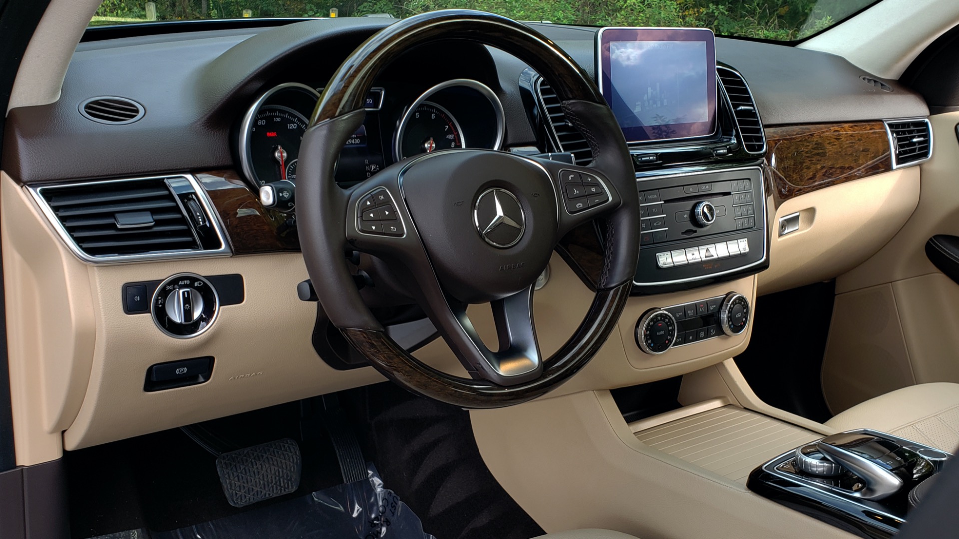 Used 2016 Mercedes-Benz GLE 350 PREMIUM / NAV / SUNROOF / BACK-UP CAMERA / LANE TRACKING for sale Sold at Formula Imports in Charlotte NC 28227 44