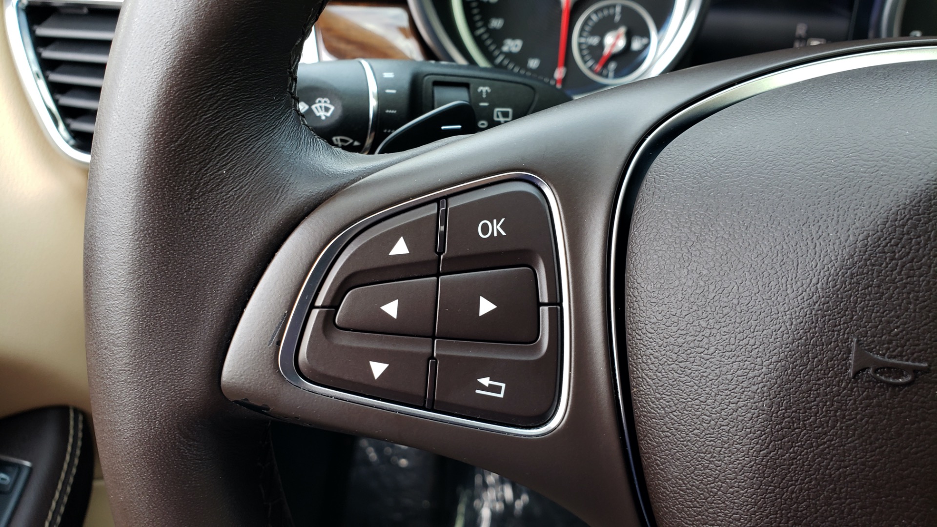 Used 2016 Mercedes-Benz GLE 350 PREMIUM / NAV / SUNROOF / BACK-UP CAMERA / LANE TRACKING for sale Sold at Formula Imports in Charlotte NC 28227 49
