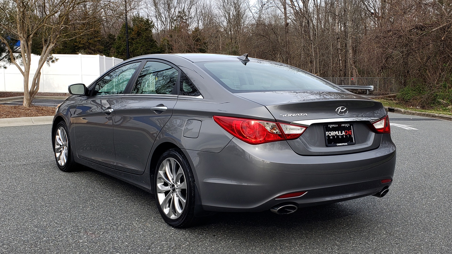 Used 2013 Hyundai SONATA SE AUTO / 2.4L 4-CYL / 6-SPD AUTO / VERY CLEAN for sale Sold at Formula Imports in Charlotte NC 28227 3