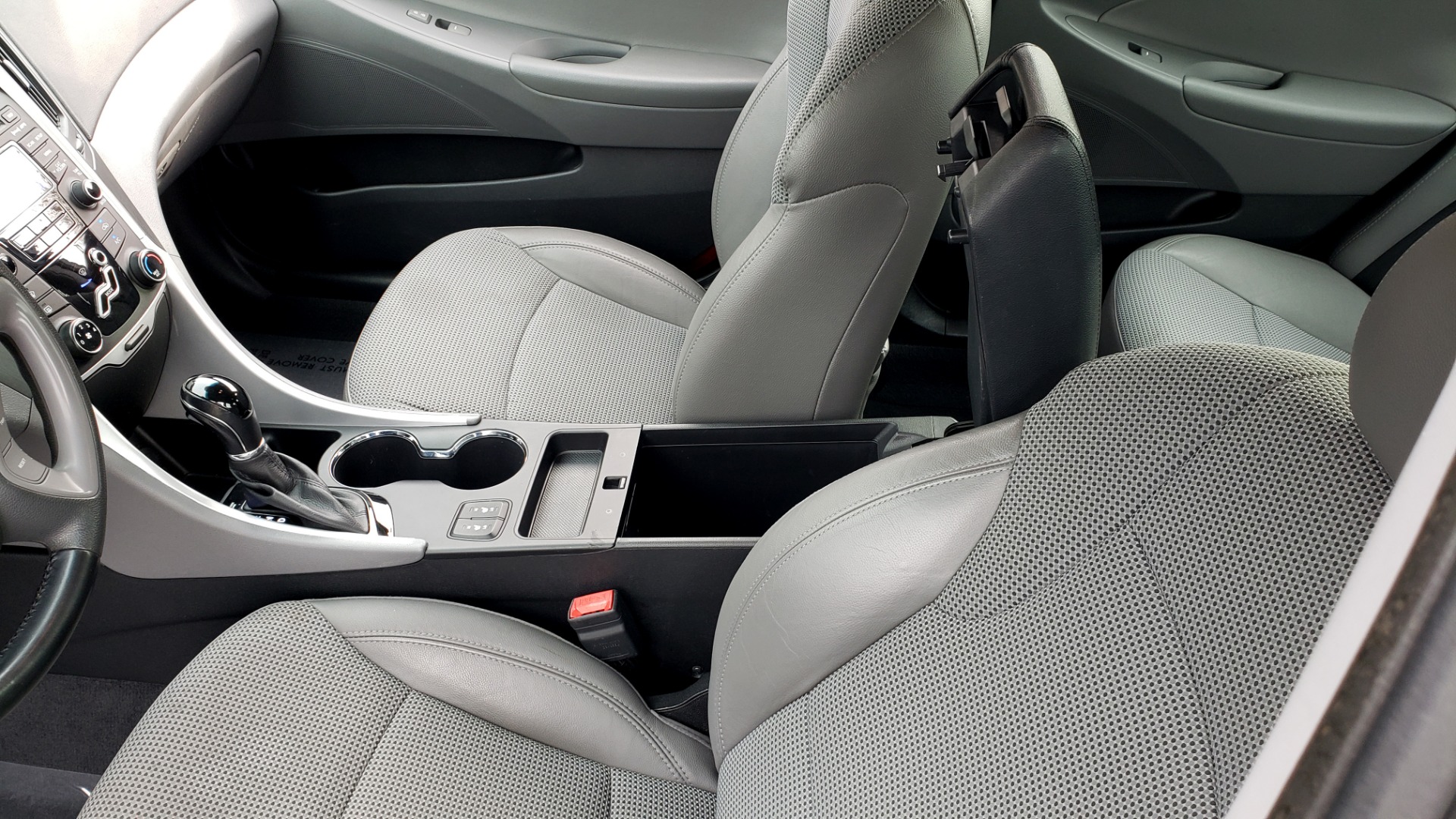 Used 2013 Hyundai SONATA SE AUTO / 2.4L 4-CYL / 6-SPD AUTO / VERY CLEAN for sale Sold at Formula Imports in Charlotte NC 28227 51