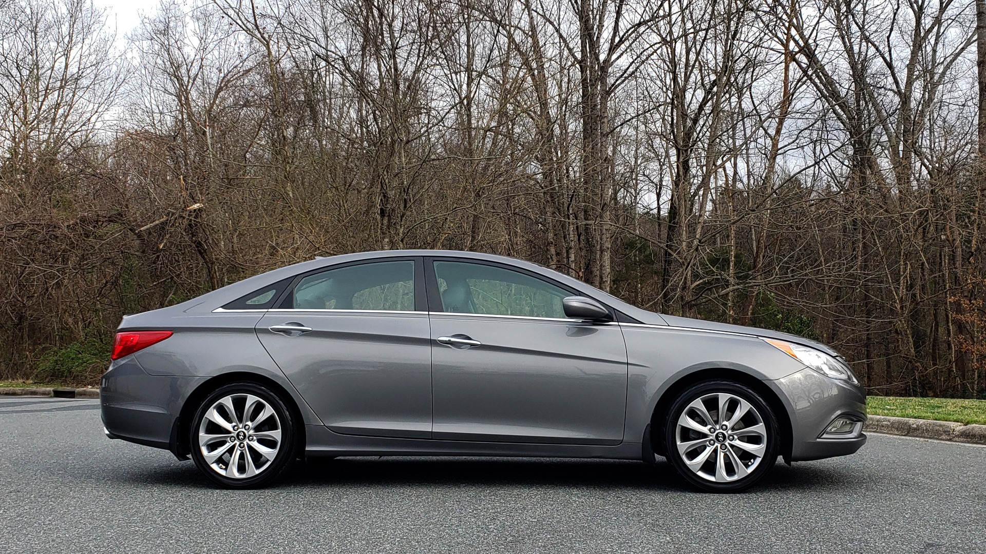 Used 2013 Hyundai SONATA SE AUTO / 2.4L 4-CYL / 6-SPD AUTO / VERY CLEAN for sale Sold at Formula Imports in Charlotte NC 28227 9