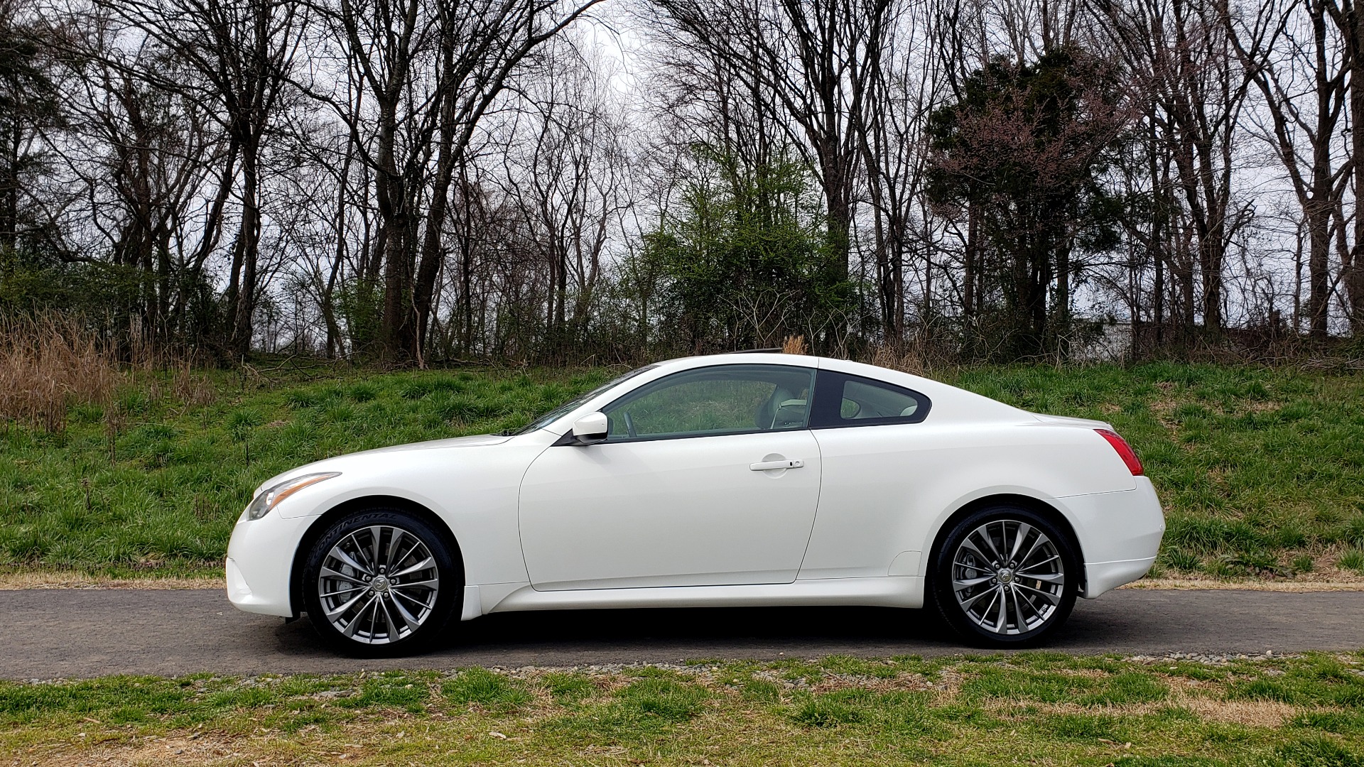 Used 2012 Infiniti G37 Coupe X AWD PREMIUM SPORT PKG / NAV / SUNROOF / REARVIEW for sale Sold at Formula Imports in Charlotte NC 28227 2