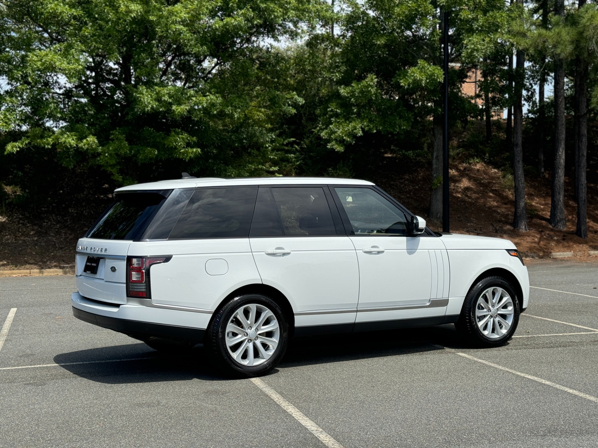 Used 2016 Land Rover Range Rover HSE HSE for sale Sold at Formula Imports in Charlotte NC 28227 13