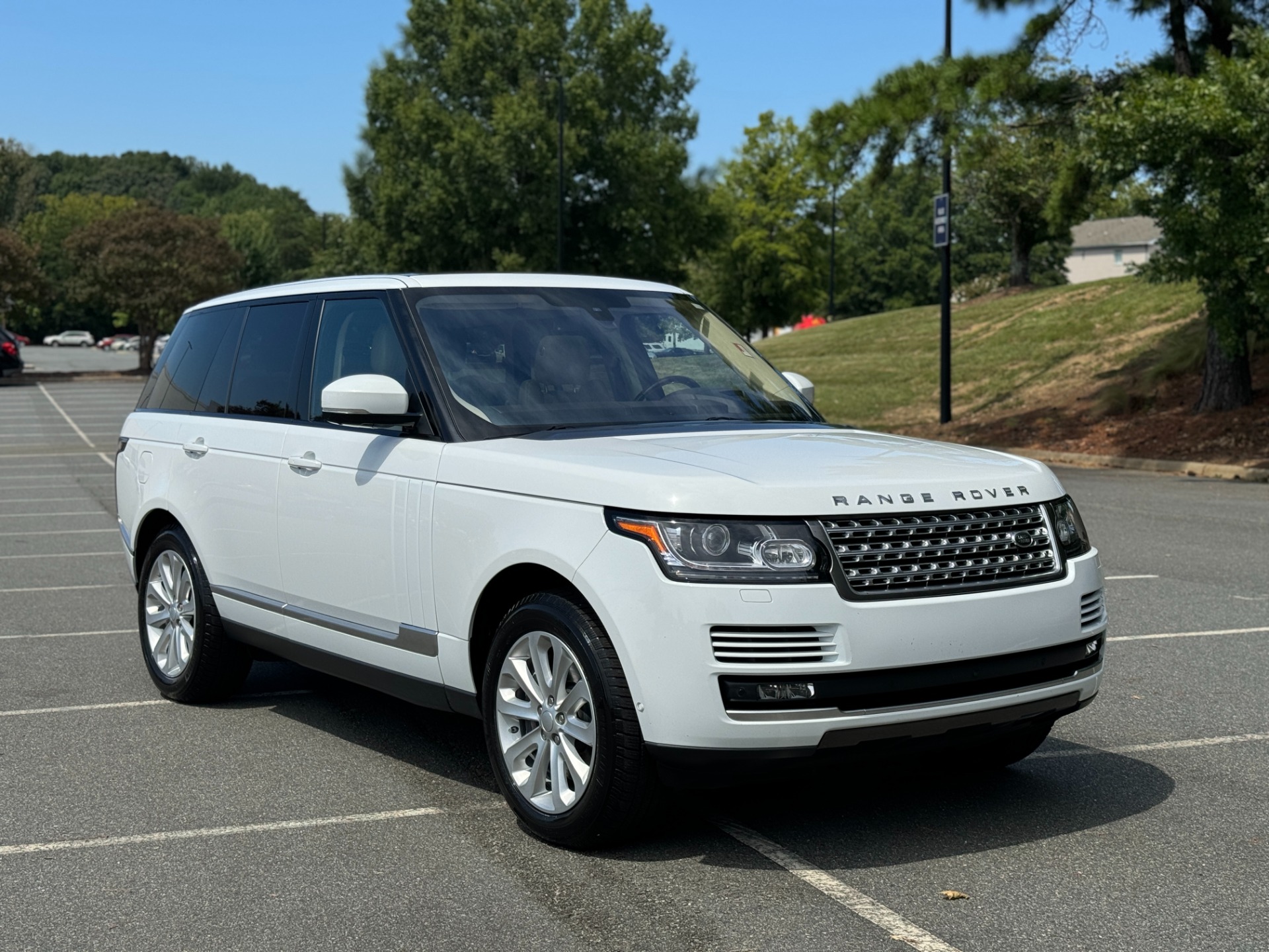 Used 2016 Land Rover Range Rover HSE HSE for sale Sold at Formula Imports in Charlotte NC 28227 16