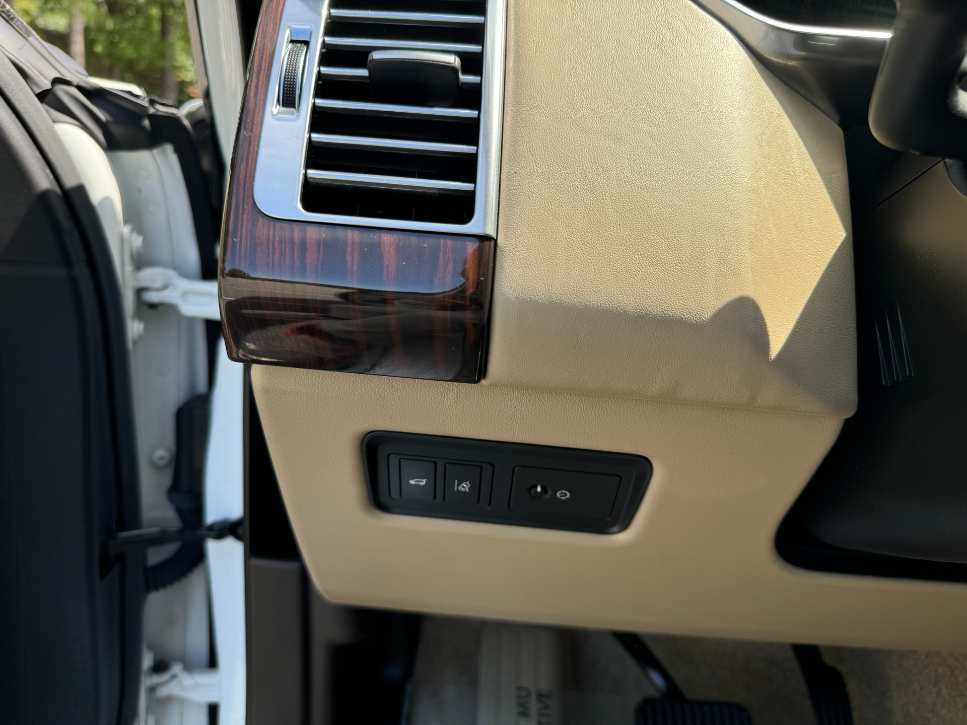 Used 2016 Land Rover Range Rover HSE HSE for sale Sold at Formula Imports in Charlotte NC 28227 26