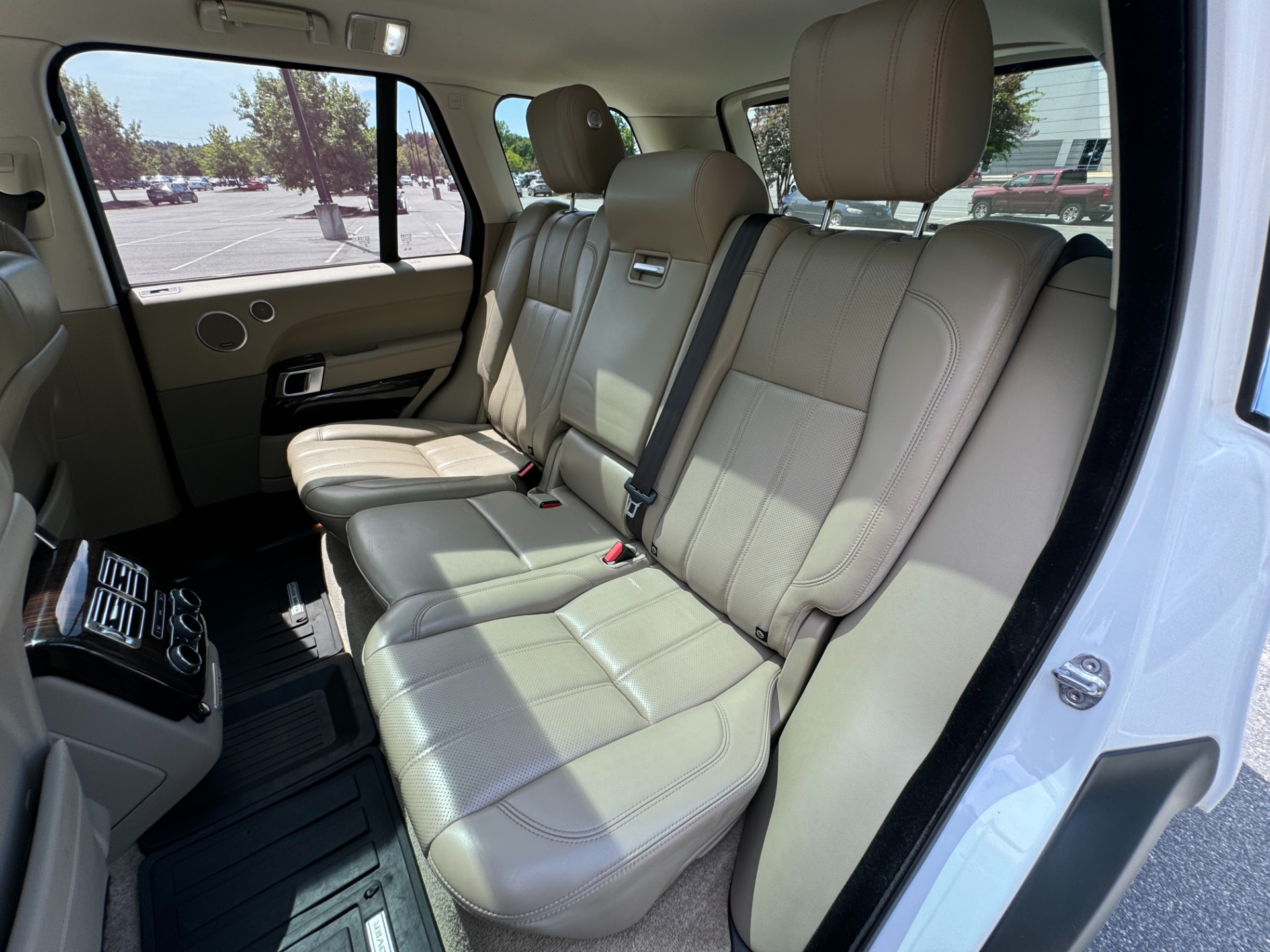 Used 2016 Land Rover Range Rover HSE HSE for sale Sold at Formula Imports in Charlotte NC 28227 38