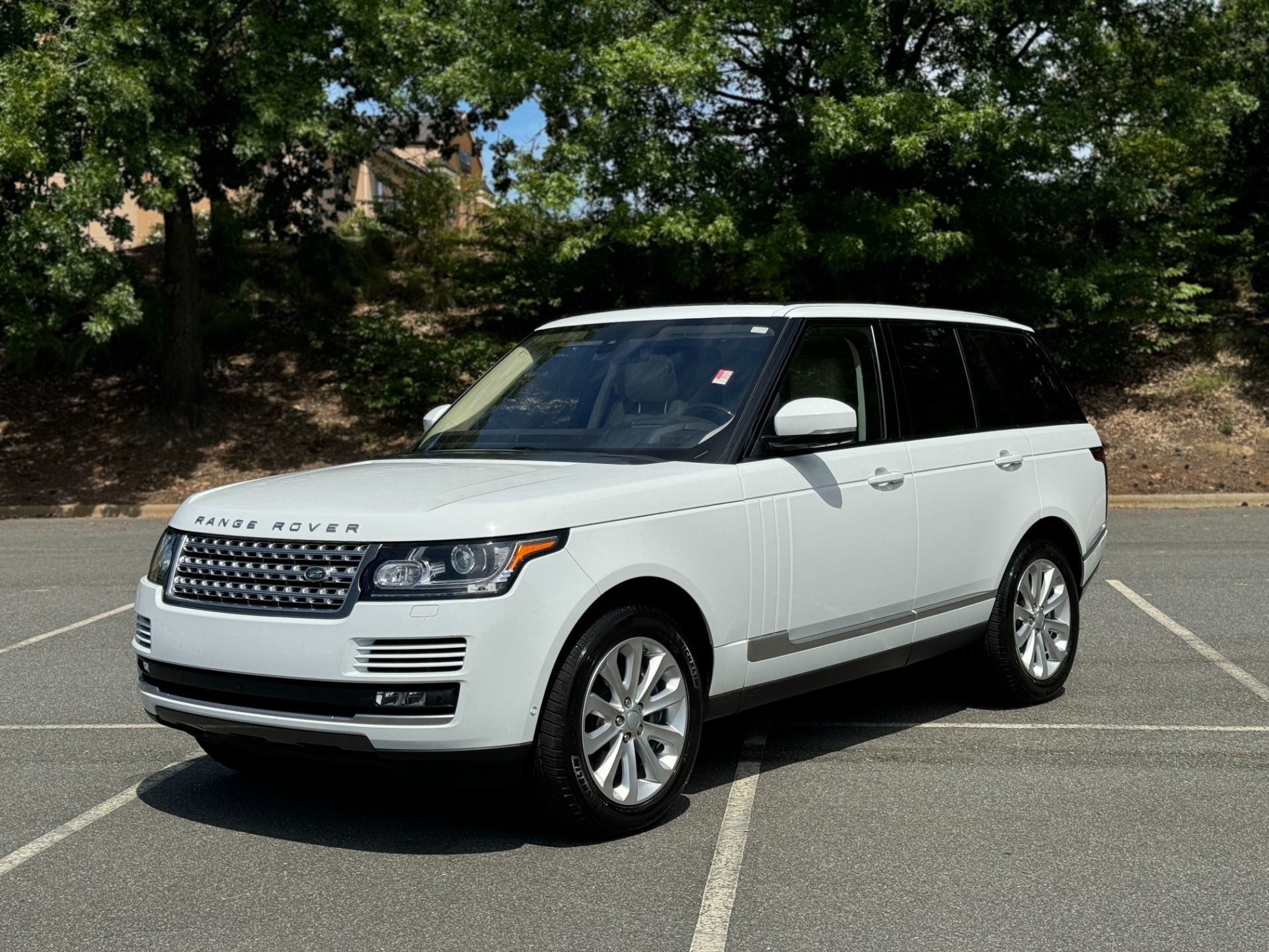 Used 2016 Land Rover Range Rover HSE HSE for sale Sold at Formula Imports in Charlotte NC 28227 4