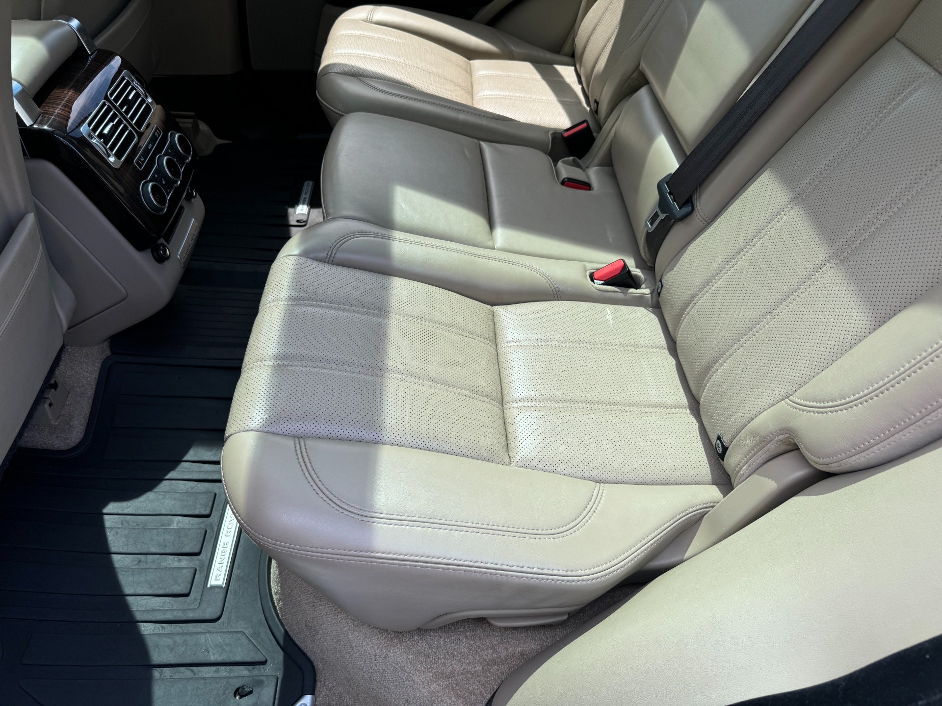 Used 2016 Land Rover Range Rover HSE HSE for sale Sold at Formula Imports in Charlotte NC 28227 40