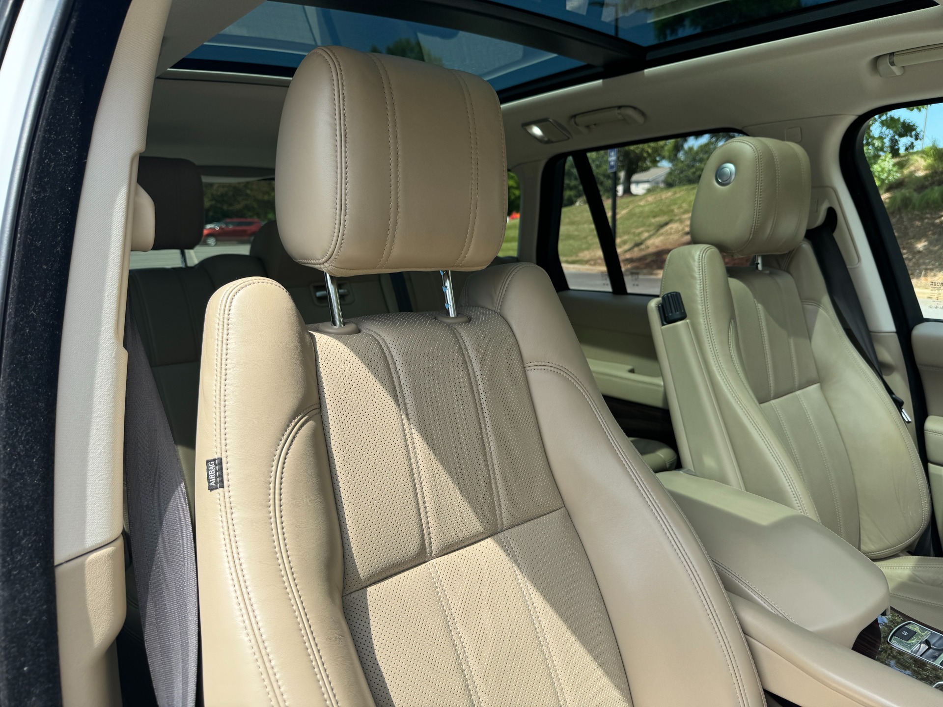 Used 2016 Land Rover Range Rover HSE HSE for sale Sold at Formula Imports in Charlotte NC 28227 46