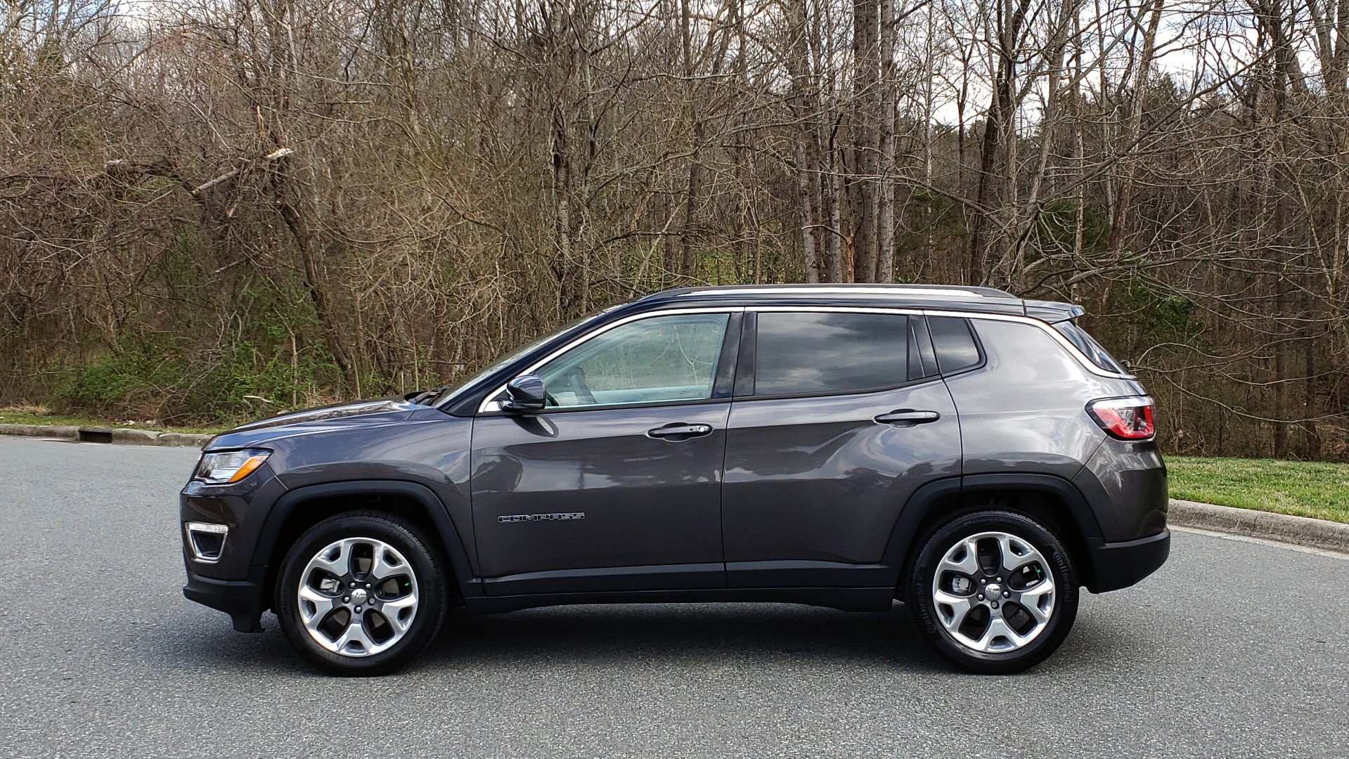 Used 2019 Jeep COMPASS LIMITED FWD / SUNROOF / BLIND SPOT / PARK SENSE for sale Sold at Formula Imports in Charlotte NC 28227 2