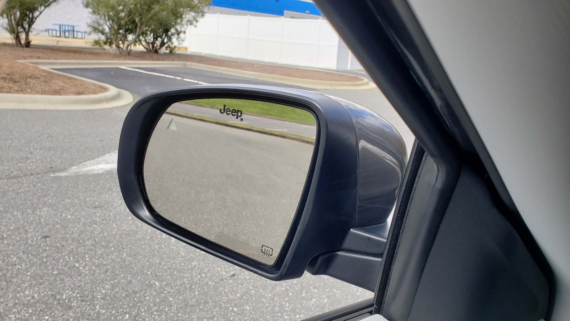 Used 2019 Jeep COMPASS LIMITED FWD / SUNROOF / BLIND SPOT / PARK SENSE for sale Sold at Formula Imports in Charlotte NC 28227 27