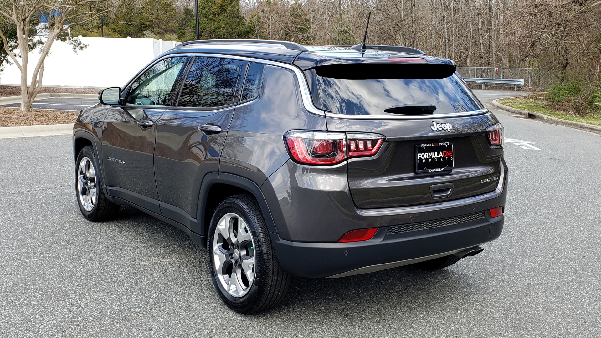 Used 2019 Jeep COMPASS LIMITED FWD / SUNROOF / BLIND SPOT / PARK SENSE for sale Sold at Formula Imports in Charlotte NC 28227 3