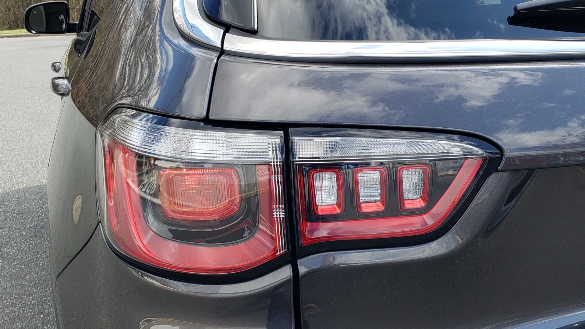 Used 2019 Jeep COMPASS LIMITED FWD / SUNROOF / BLIND SPOT / PARK SENSE for sale Sold at Formula Imports in Charlotte NC 28227 31