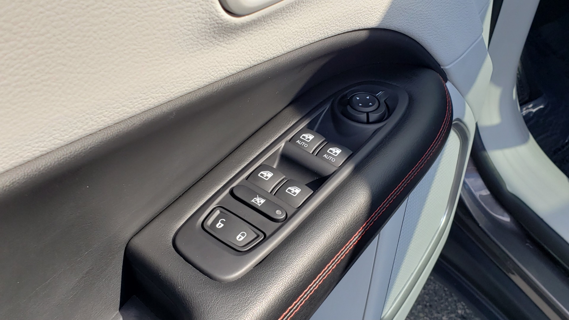 Used 2019 Jeep COMPASS LIMITED FWD / SUNROOF / BLIND SPOT / PARK SENSE for sale Sold at Formula Imports in Charlotte NC 28227 35