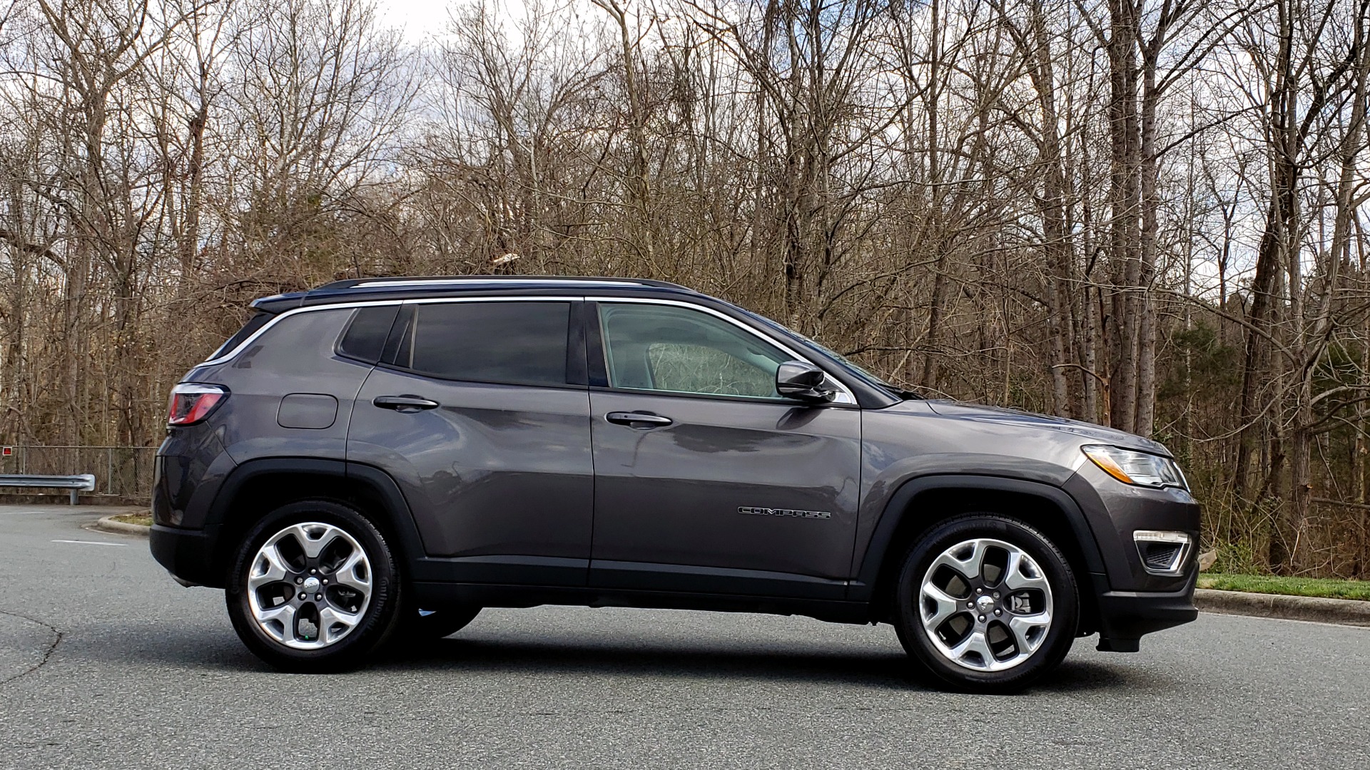 Used 2019 Jeep COMPASS LIMITED FWD / SUNROOF / BLIND SPOT / PARK SENSE for sale Sold at Formula Imports in Charlotte NC 28227 5
