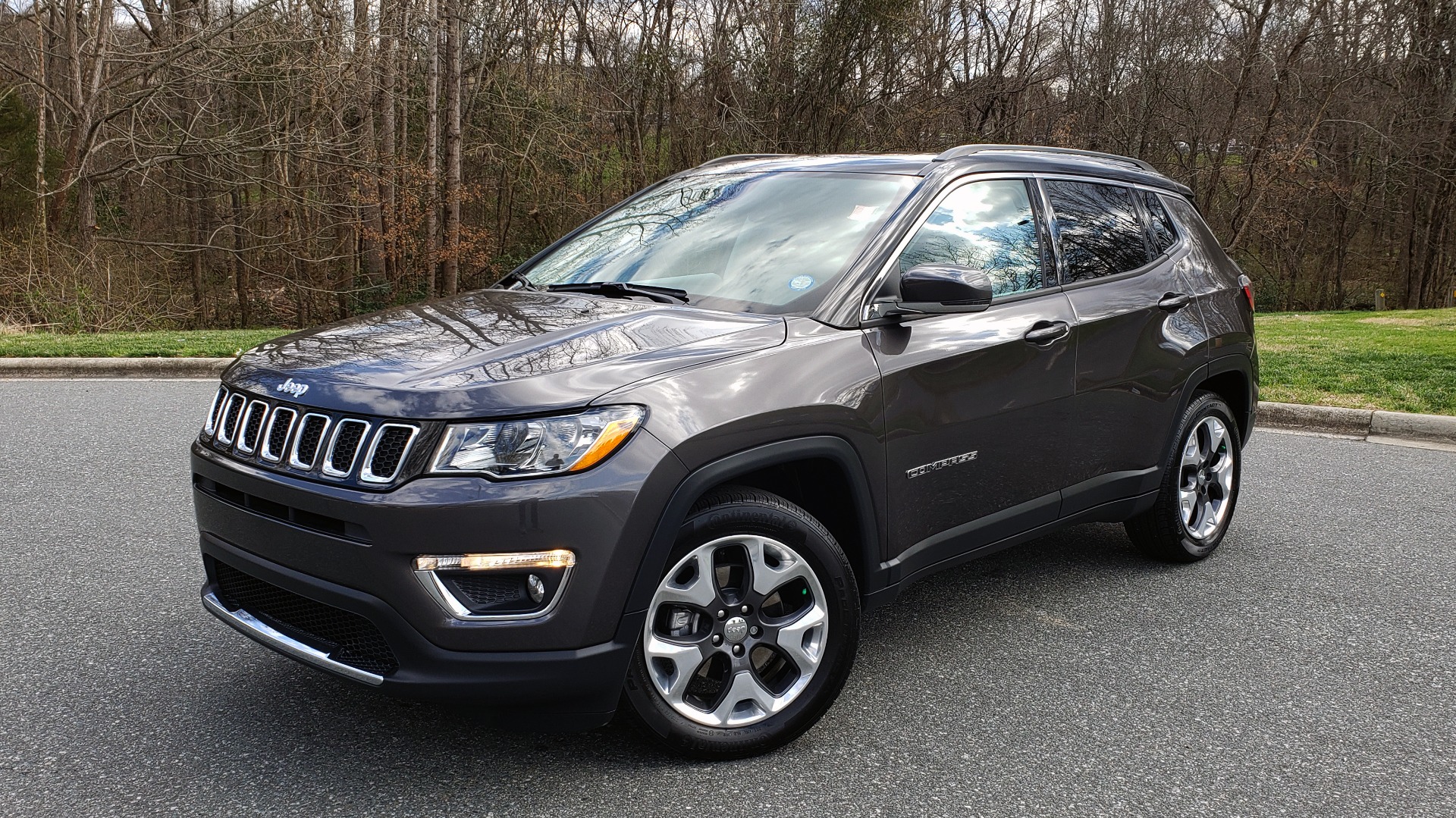 Used 2019 Jeep COMPASS LIMITED FWD / SUNROOF / BLIND SPOT / PARK SENSE for sale Sold at Formula Imports in Charlotte NC 28227 1