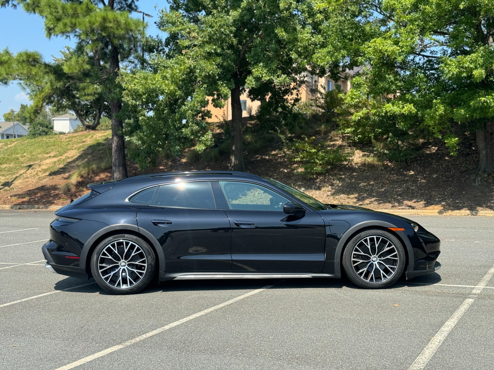 Used 2021 Porsche Taycan 4 Cross Turismo PDLS LIGHTING / SPORT SEATS / TURBO S WHEELS for sale Sold at Formula Imports in Charlotte NC 28227 14