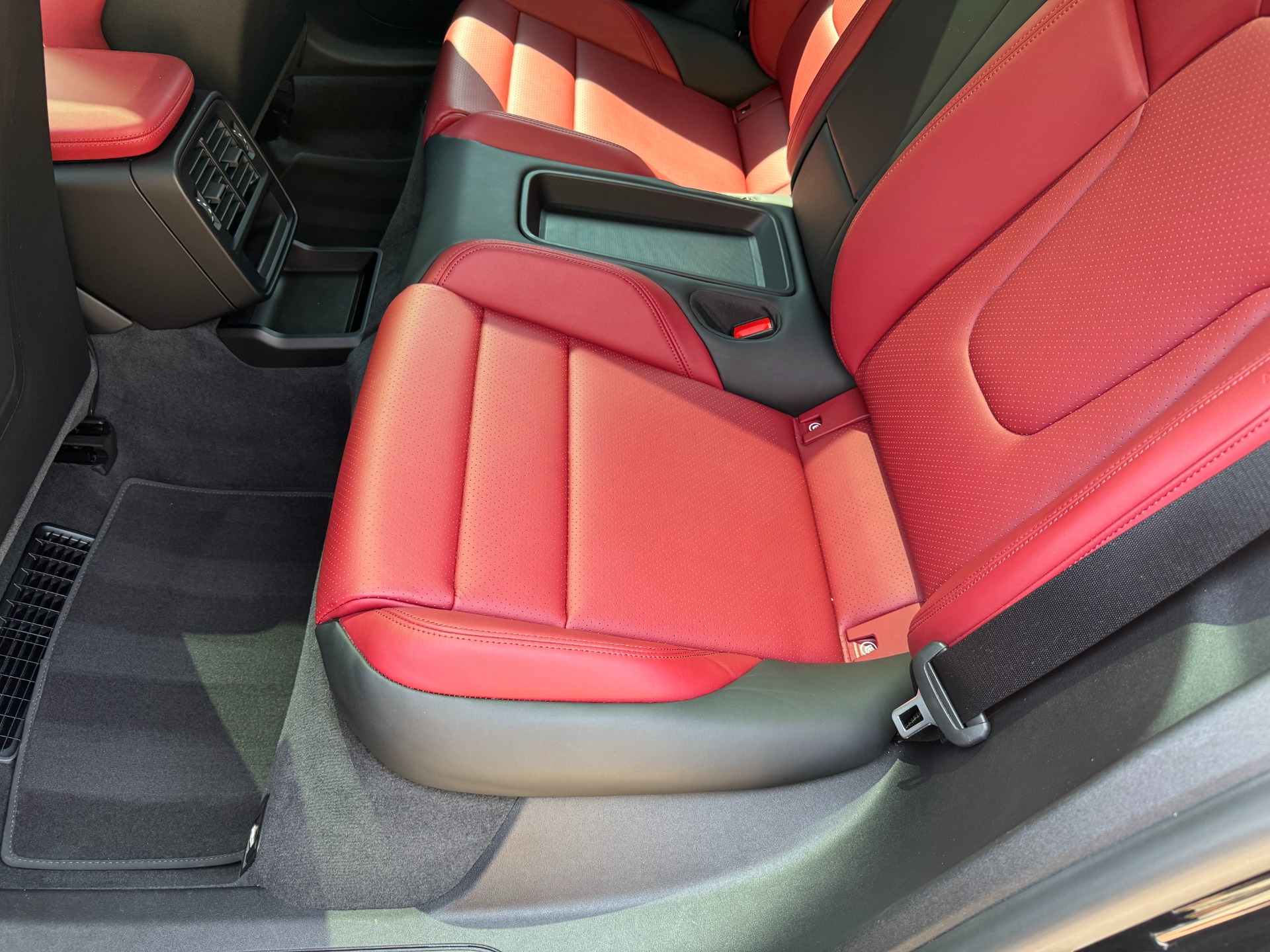 Used 2021 Porsche Taycan 4 Cross Turismo PDLS LIGHTING / SPORT SEATS / TURBO S WHEELS for sale Sold at Formula Imports in Charlotte NC 28227 41