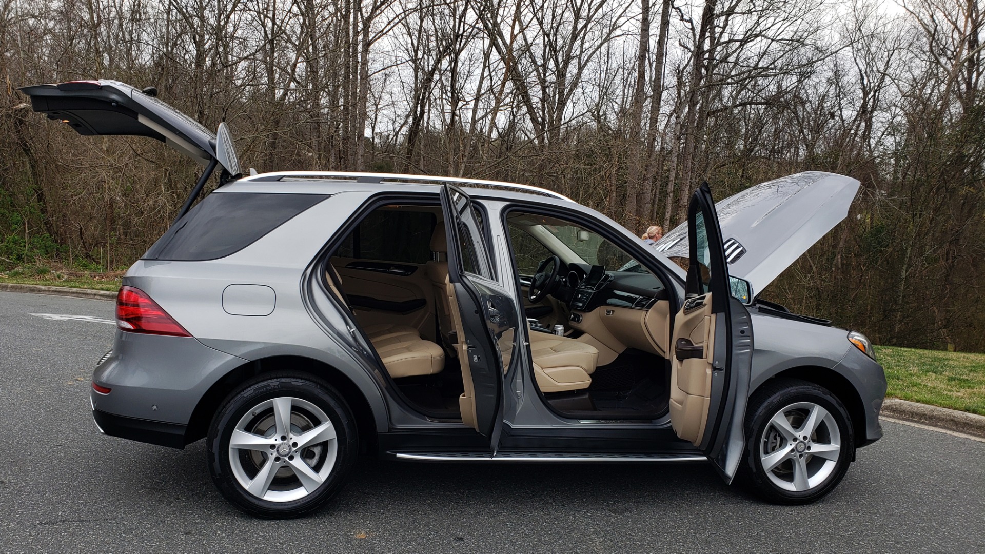 Used 2016 Mercedes-Benz GLE 350 4MATIC / PREMIUM / LIGHTING / NAV / SUNROOF / HTD STS / REAR for sale Sold at Formula Imports in Charlotte NC 28227 10