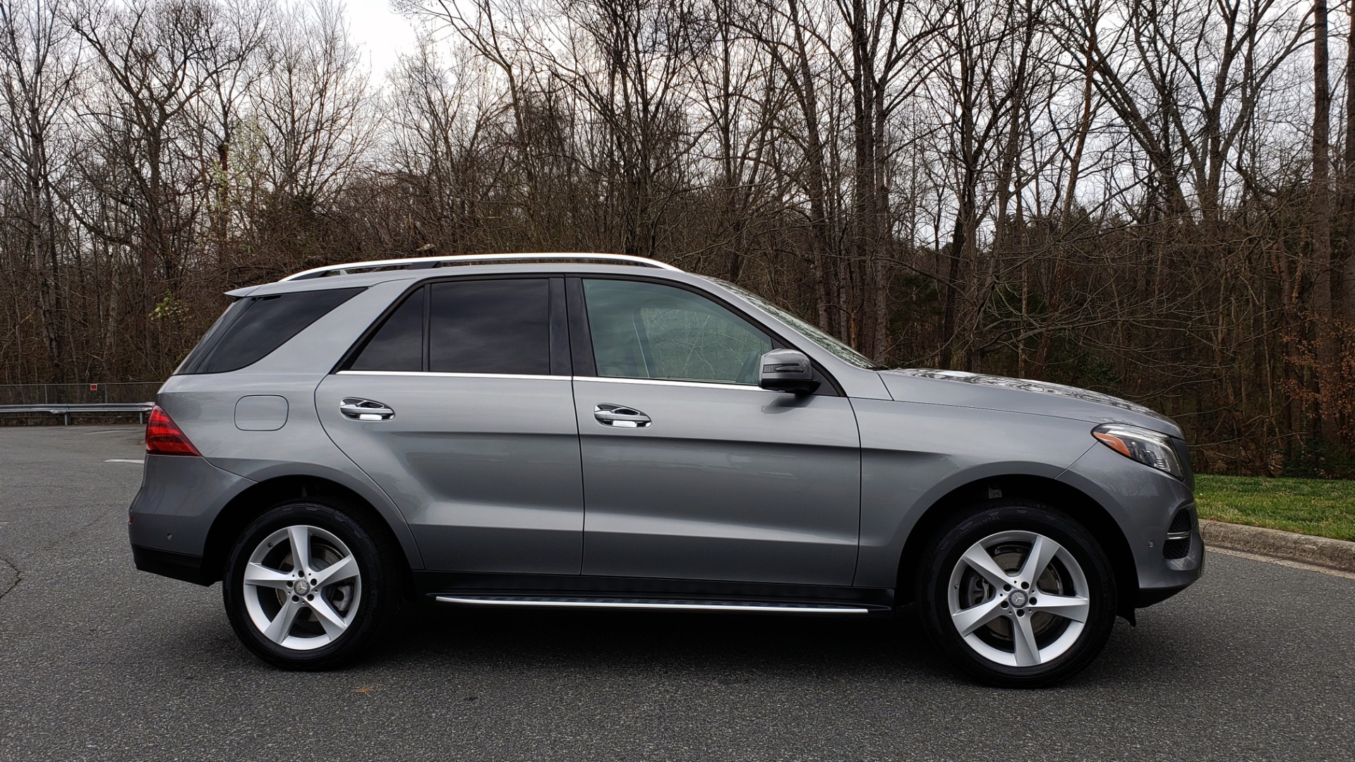 Used 2016 Mercedes-Benz GLE 350 4MATIC / PREMIUM / LIGHTING / NAV / SUNROOF / HTD STS / REAR for sale Sold at Formula Imports in Charlotte NC 28227 5