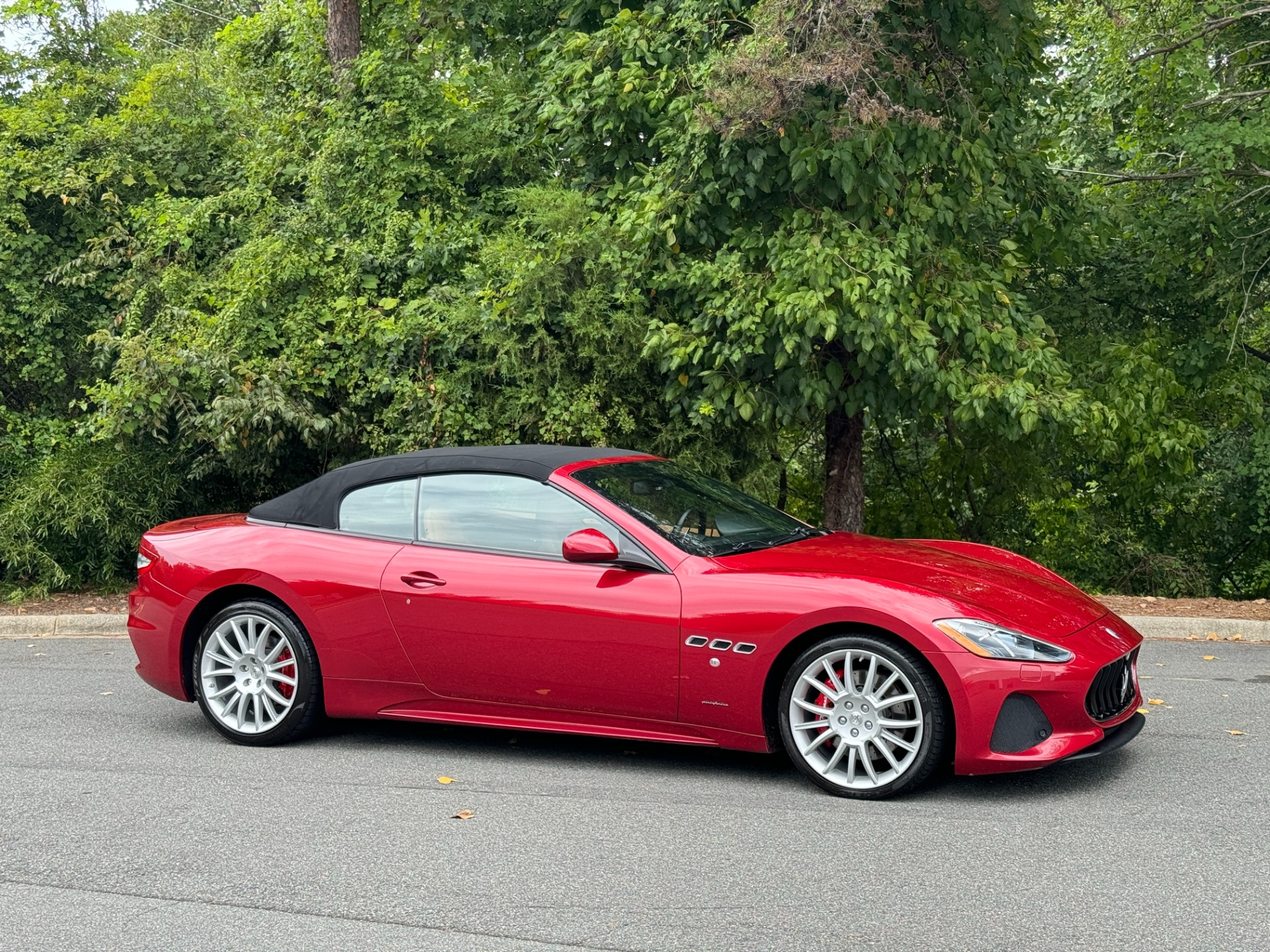 Used 2018 Maserati GranTurismo Convertible SPORT/20 MC WHEELS/GLOSS TRIM for sale Sold at Formula Imports in Charlotte NC 28227 16