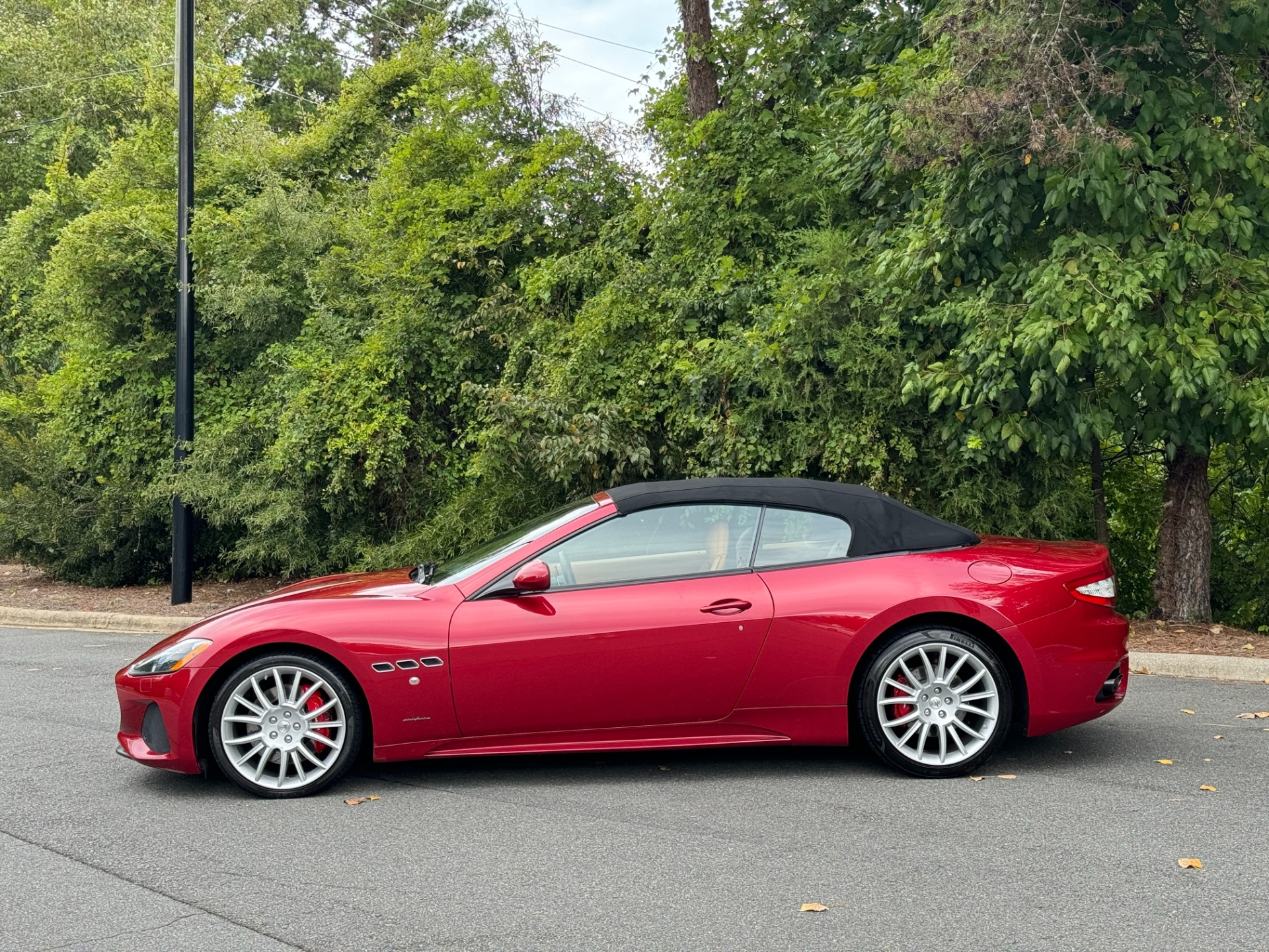 Used 2018 Maserati GranTurismo Convertible SPORT/20 MC WHEELS/GLOSS TRIM for sale Sold at Formula Imports in Charlotte NC 28227 6