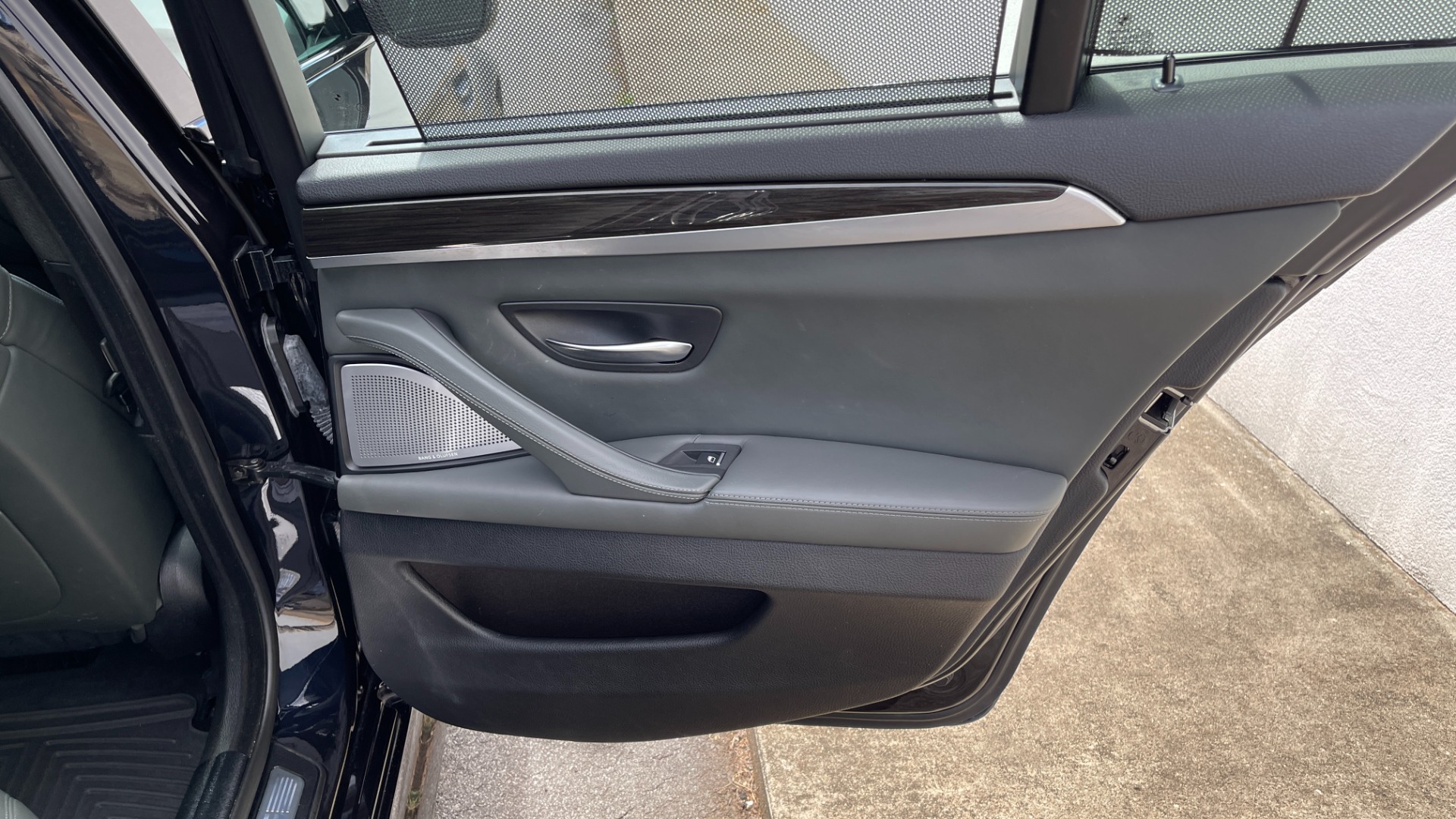 Used 2013 BMW M5 EXECUTIVE PKG / DRVR ASST / NAV / SUNROOF / REARVIEW for sale Sold at Formula Imports in Charlotte NC 28227 101
