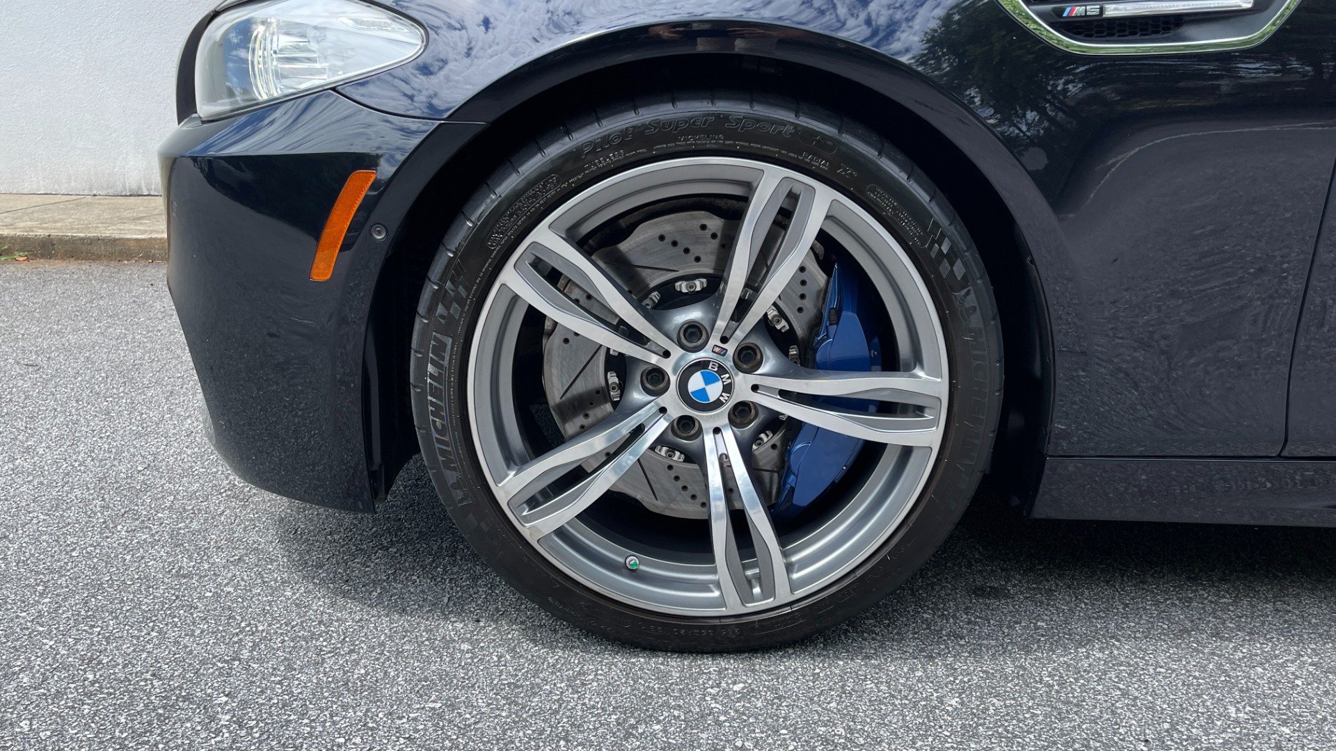 Used 2013 BMW M5 EXECUTIVE PKG / DRVR ASST / NAV / SUNROOF / REARVIEW for sale Sold at Formula Imports in Charlotte NC 28227 112