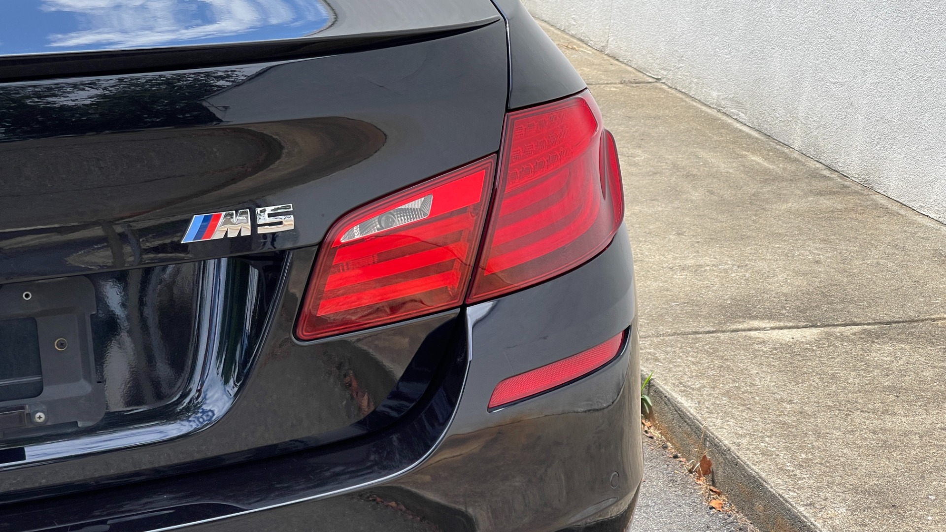 Used 2013 BMW M5 EXECUTIVE PKG / DRVR ASST / NAV / SUNROOF / REARVIEW for sale Sold at Formula Imports in Charlotte NC 28227 115