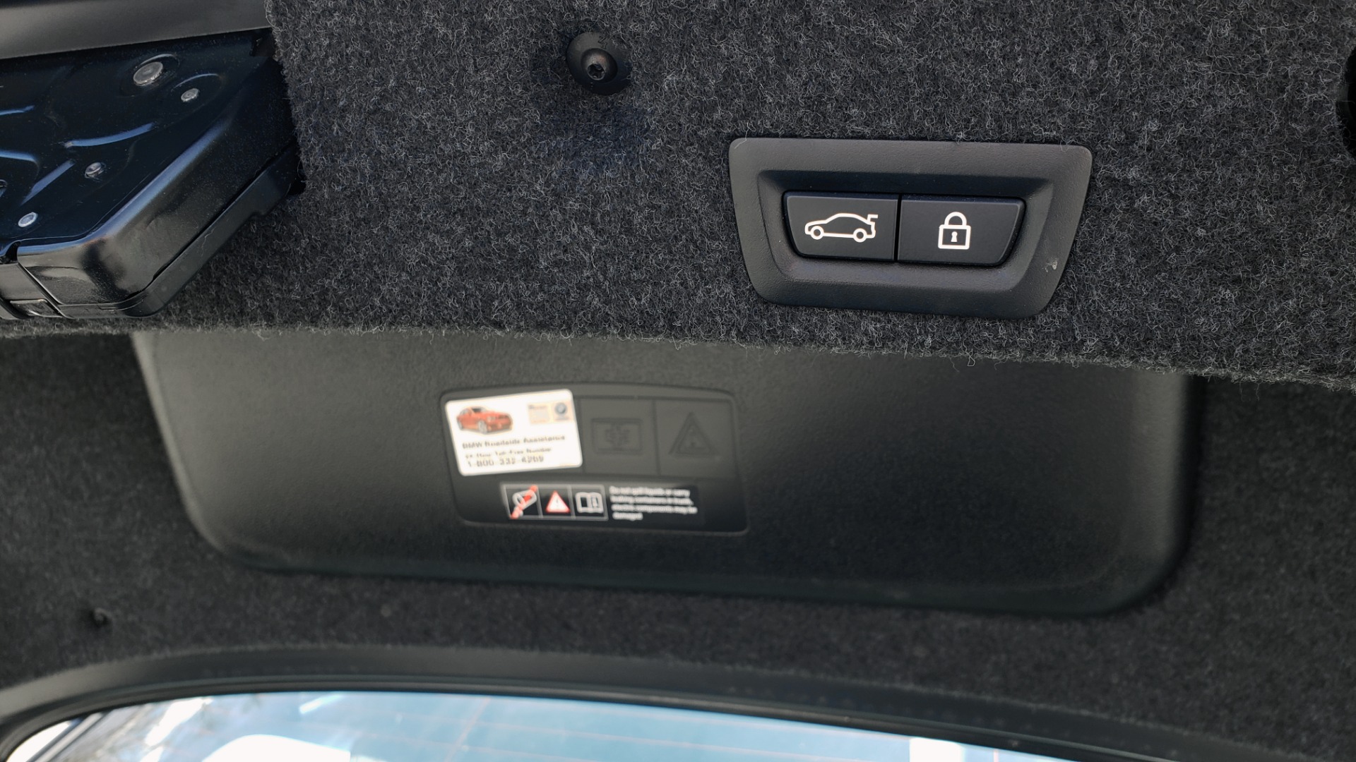 Used 2013 BMW M5 EXECUTIVE PKG / DRVR ASST / NAV / SUNROOF / REARVIEW for sale Sold at Formula Imports in Charlotte NC 28227 17