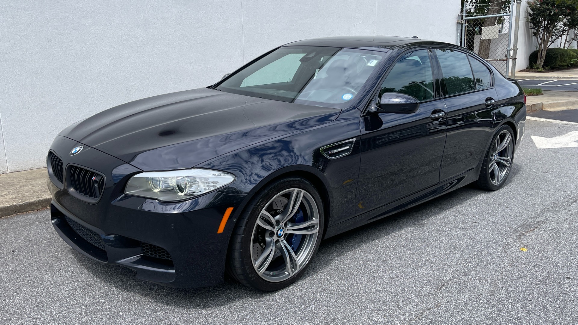 Used 2013 BMW M5 EXECUTIVE PKG / DRVR ASST / NAV / SUNROOF / REARVIEW for sale Sold at Formula Imports in Charlotte NC 28227 2