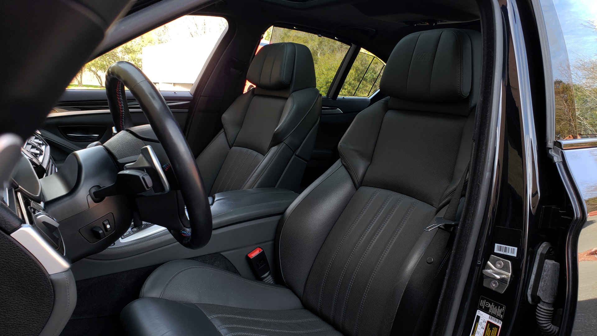 Used 2013 BMW M5 EXECUTIVE PKG / DRVR ASST / NAV / SUNROOF / REARVIEW for sale Sold at Formula Imports in Charlotte NC 28227 31