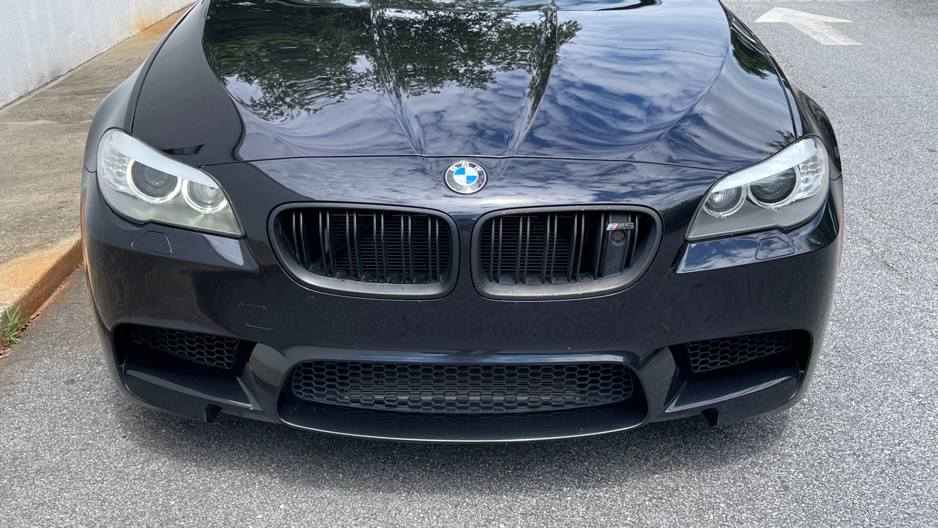Used 2013 BMW M5 EXECUTIVE PKG / DRVR ASST / NAV / SUNROOF / REARVIEW for sale Sold at Formula Imports in Charlotte NC 28227 4