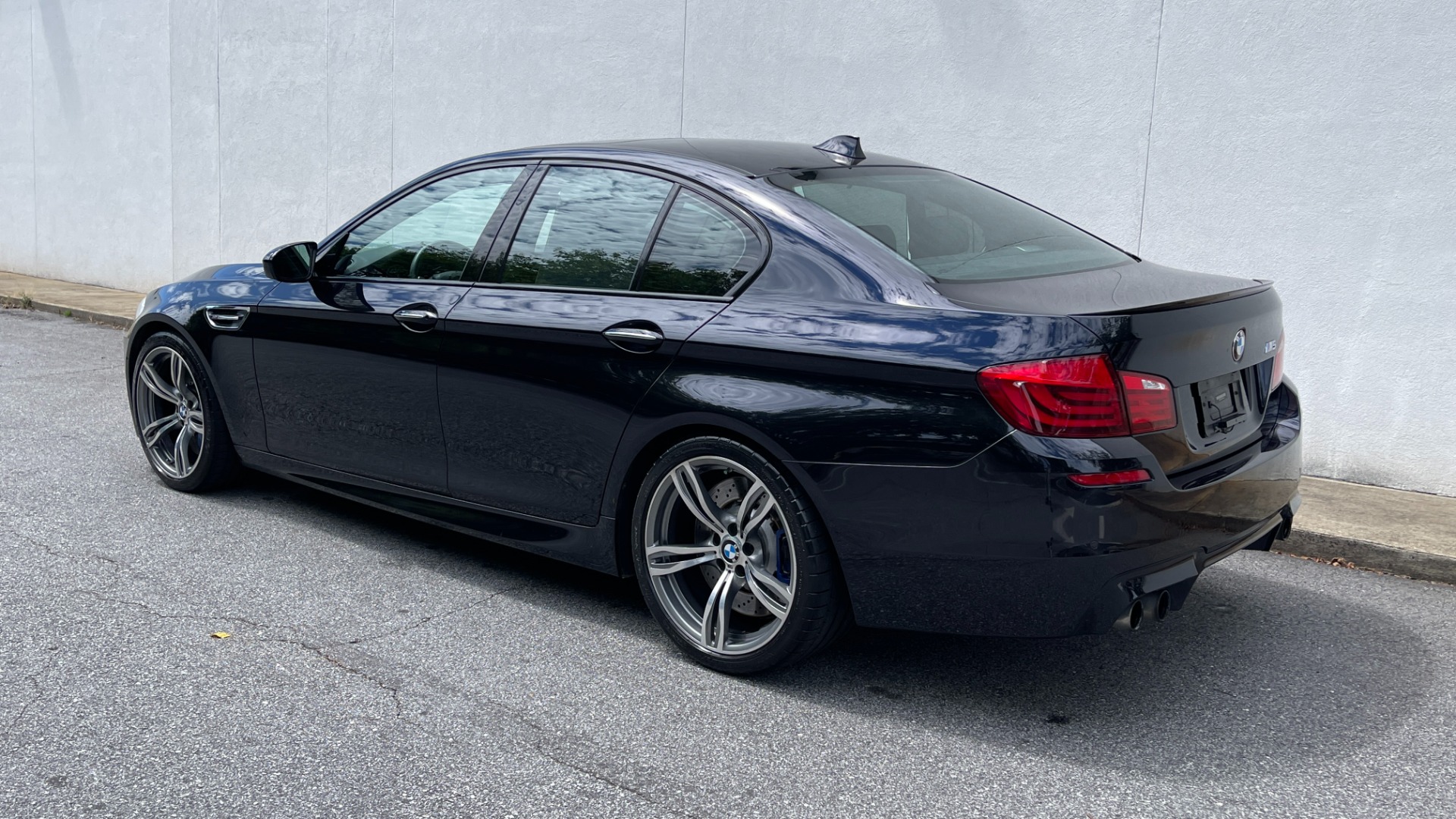 Used 2013 BMW M5 EXECUTIVE PKG / DRVR ASST / NAV / SUNROOF / REARVIEW for sale Sold at Formula Imports in Charlotte NC 28227 5