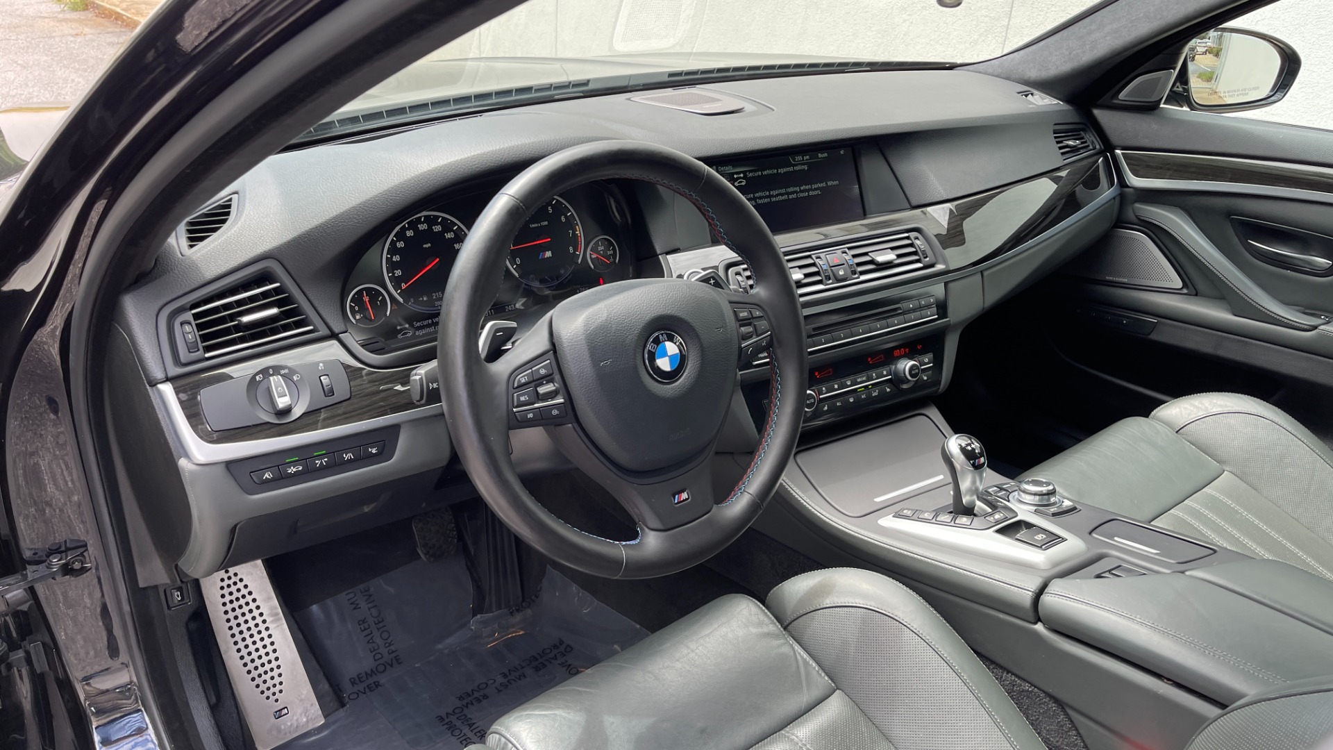 Used 2013 BMW M5 EXECUTIVE PKG / DRVR ASST / NAV / SUNROOF / REARVIEW for sale Sold at Formula Imports in Charlotte NC 28227 6