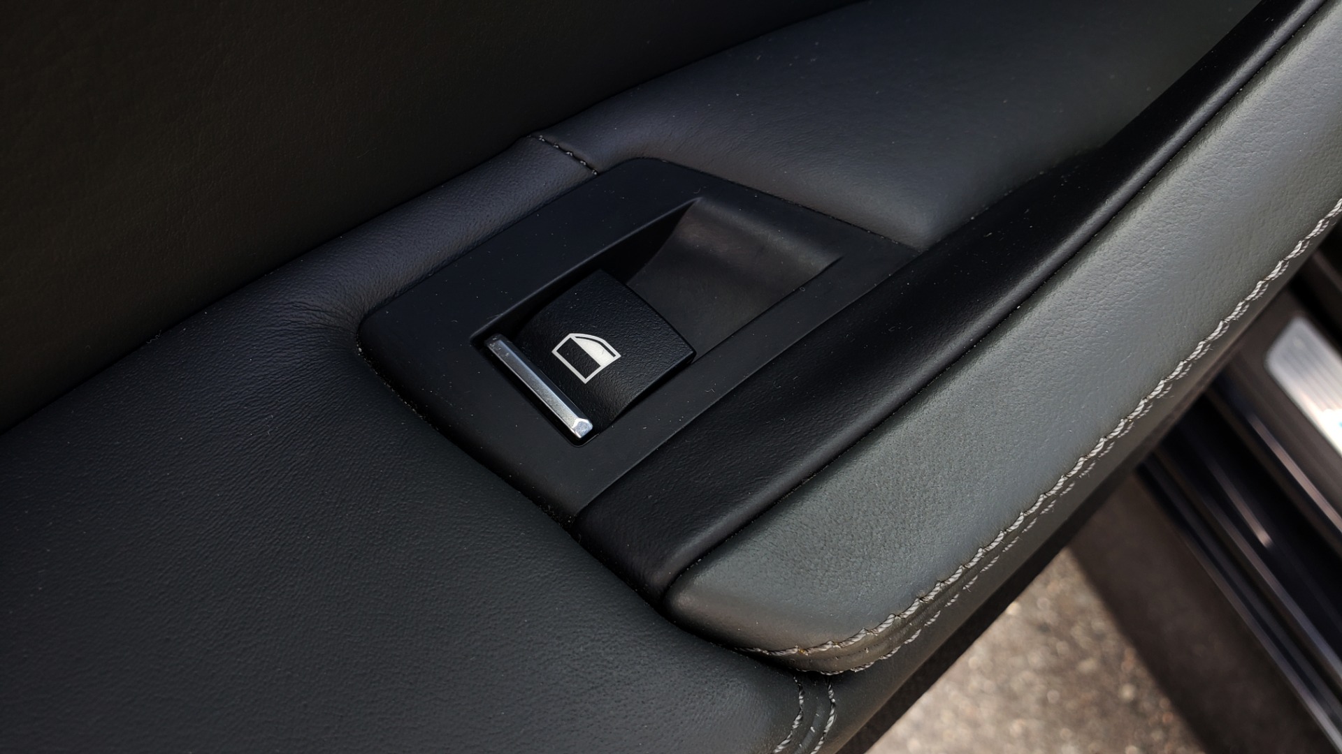Used 2013 BMW M5 EXECUTIVE PKG / DRVR ASST / NAV / SUNROOF / REARVIEW for sale Sold at Formula Imports in Charlotte NC 28227 61