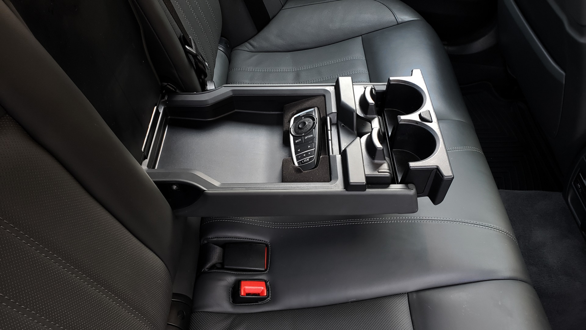 Used 2013 BMW M5 EXECUTIVE PKG / DRVR ASST / NAV / SUNROOF / REARVIEW for sale Sold at Formula Imports in Charlotte NC 28227 77