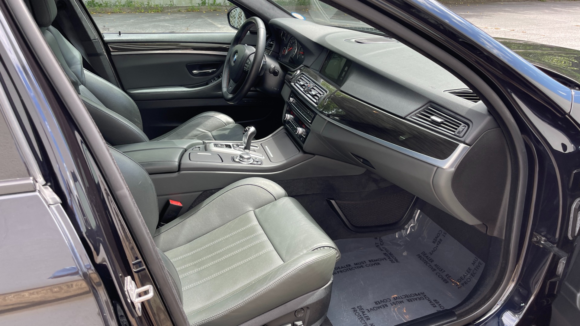 Used 2013 BMW M5 EXECUTIVE PKG / DRVR ASST / NAV / SUNROOF / REARVIEW for sale Sold at Formula Imports in Charlotte NC 28227 9