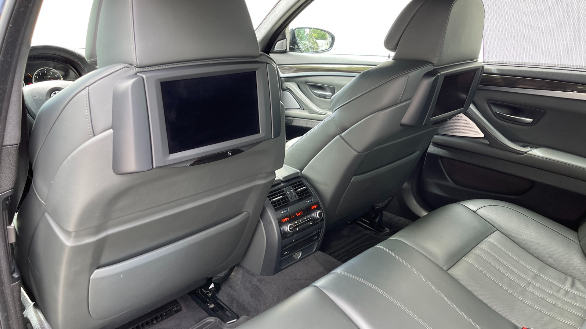 Used 2013 BMW M5 EXECUTIVE PKG / DRVR ASST / NAV / SUNROOF / REARVIEW for sale Sold at Formula Imports in Charlotte NC 28227 97
