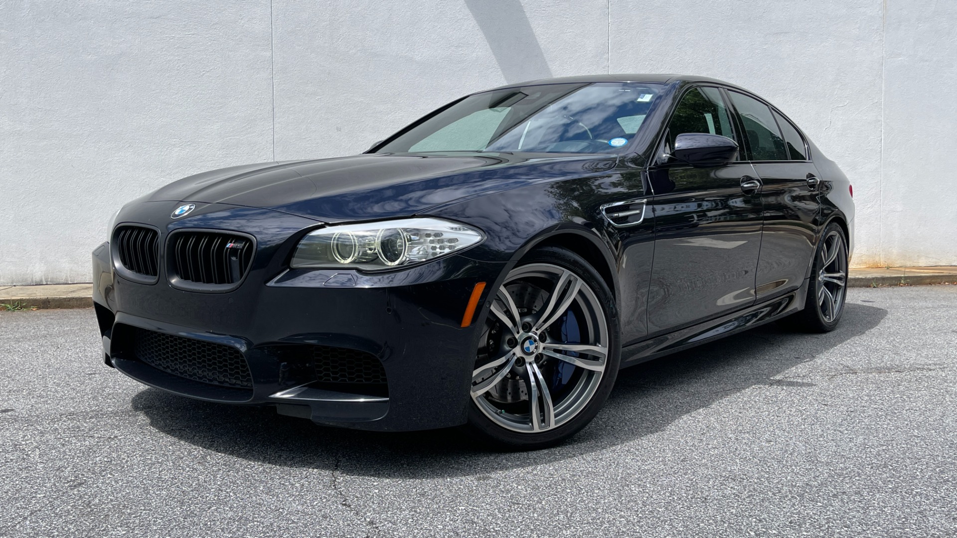 Used 2013 BMW M5 EXECUTIVE PKG / DRVR ASST / NAV / SUNROOF / REARVIEW for sale Sold at Formula Imports in Charlotte NC 28227 1
