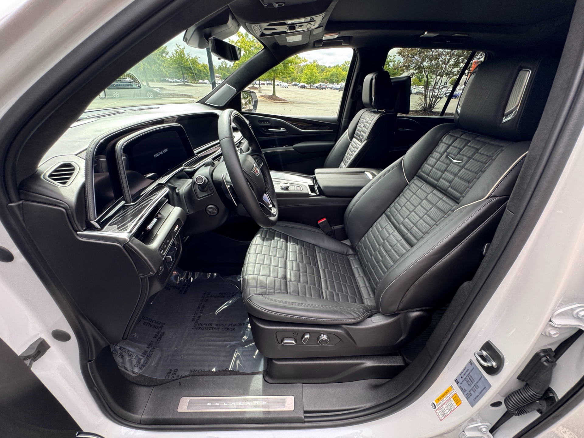 Used 2023 Cadillac Escalade AWD V-Series SUPERCRUISE / ONYX PKG / 22IN WHEELS for sale Sold at Formula Imports in Charlotte NC 28227 23